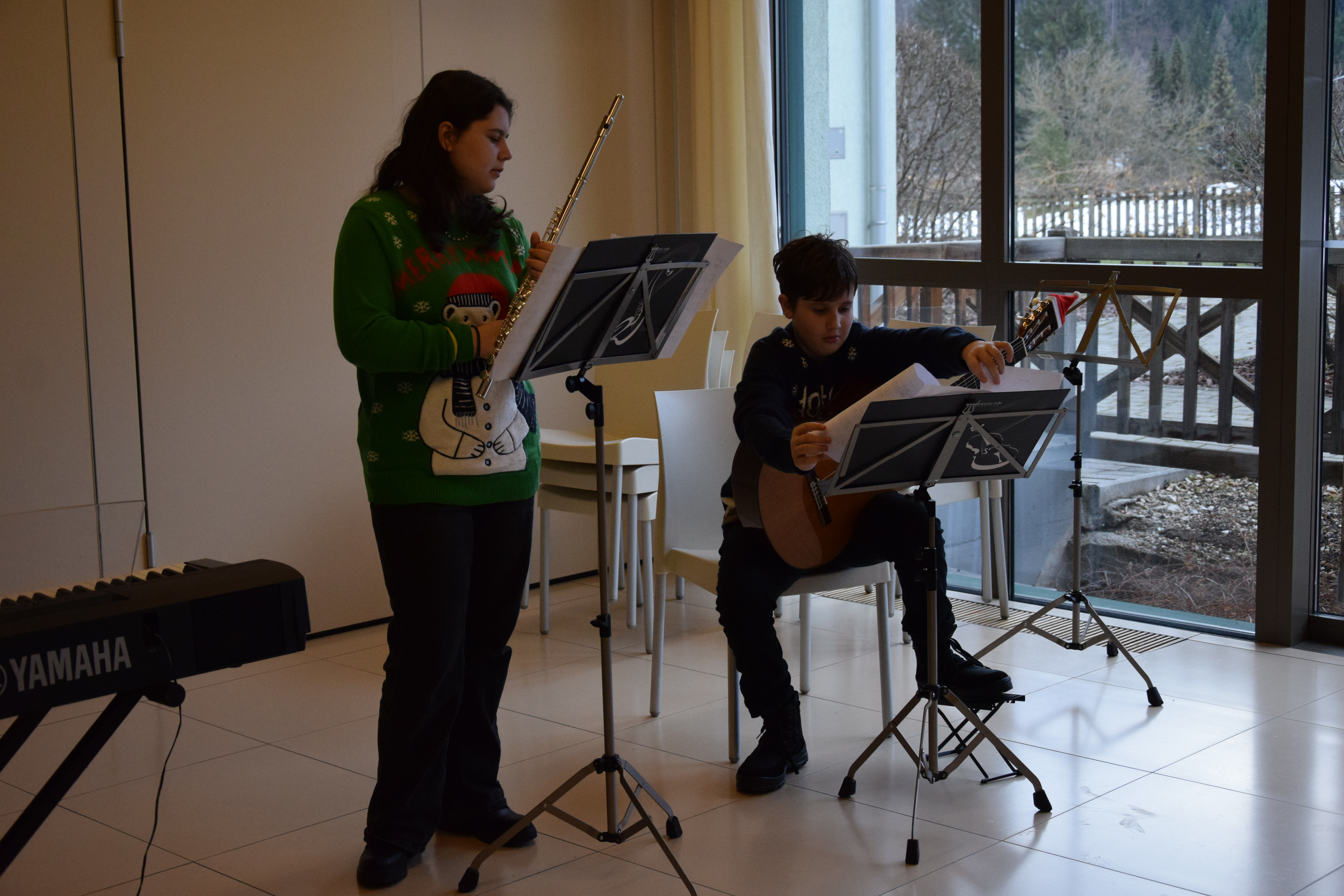 Otvoritev božičnega bazarja v avli