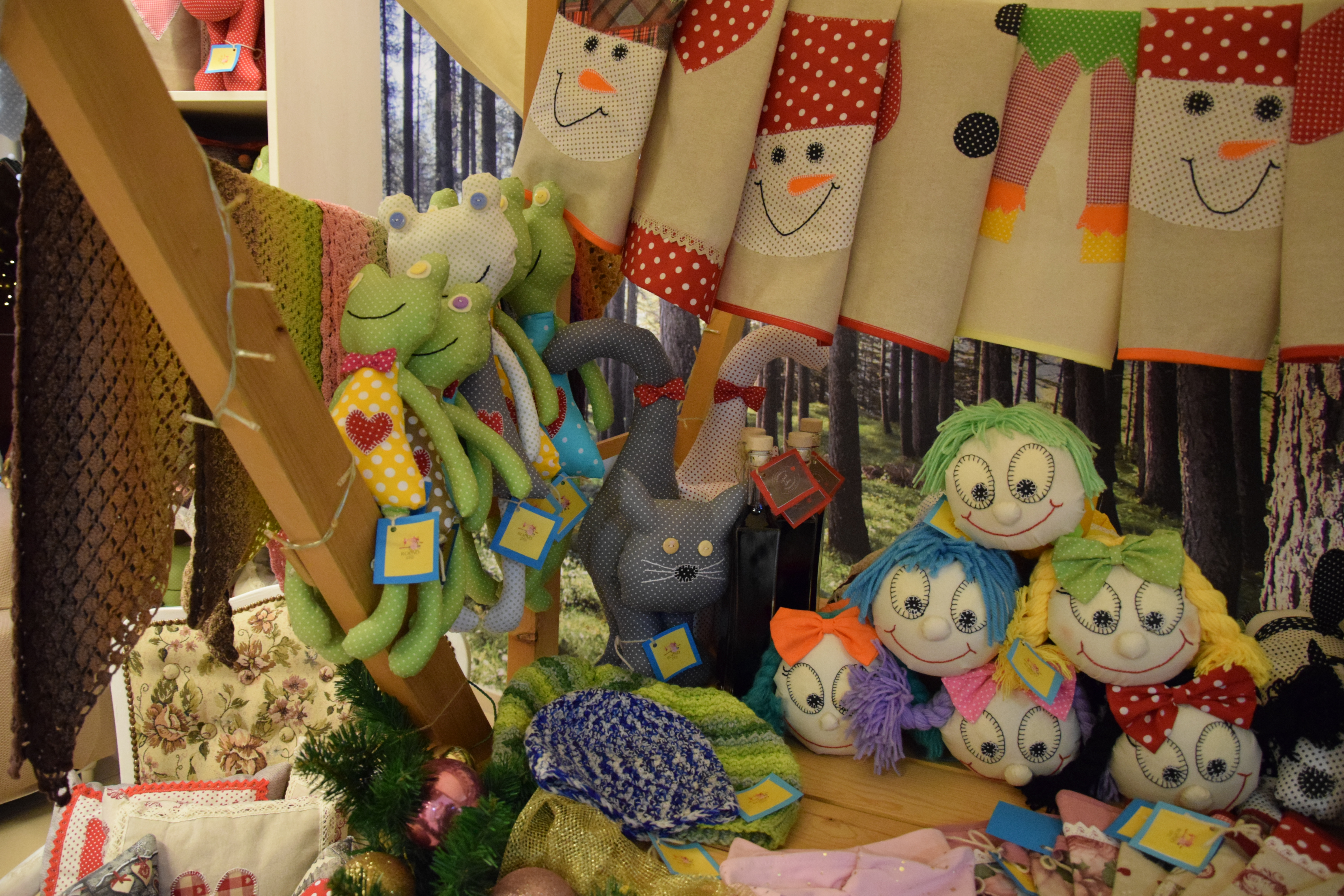 Otvoritev božičnega bazarja v avli