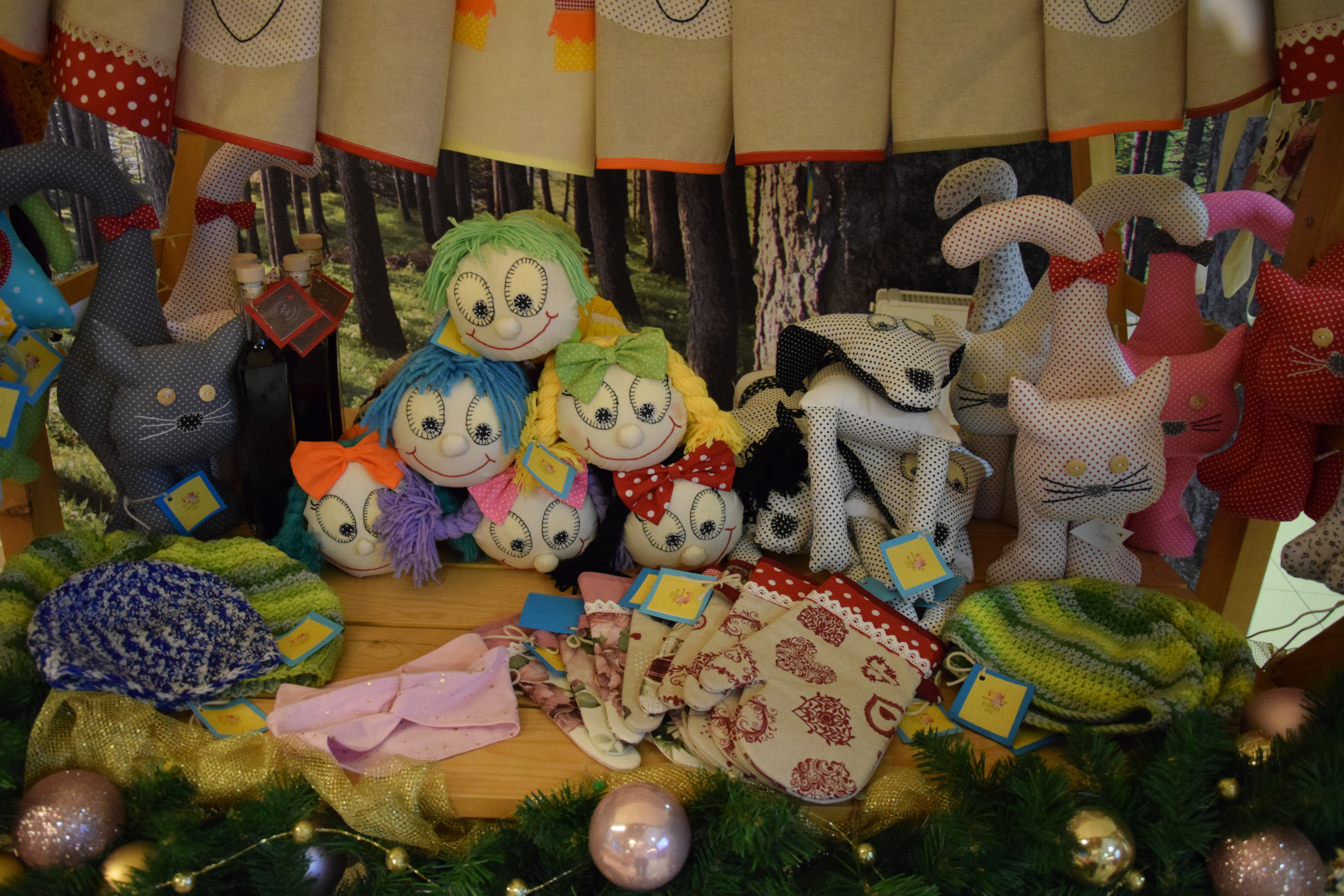 Otvoritev božičnega bazarja v avli