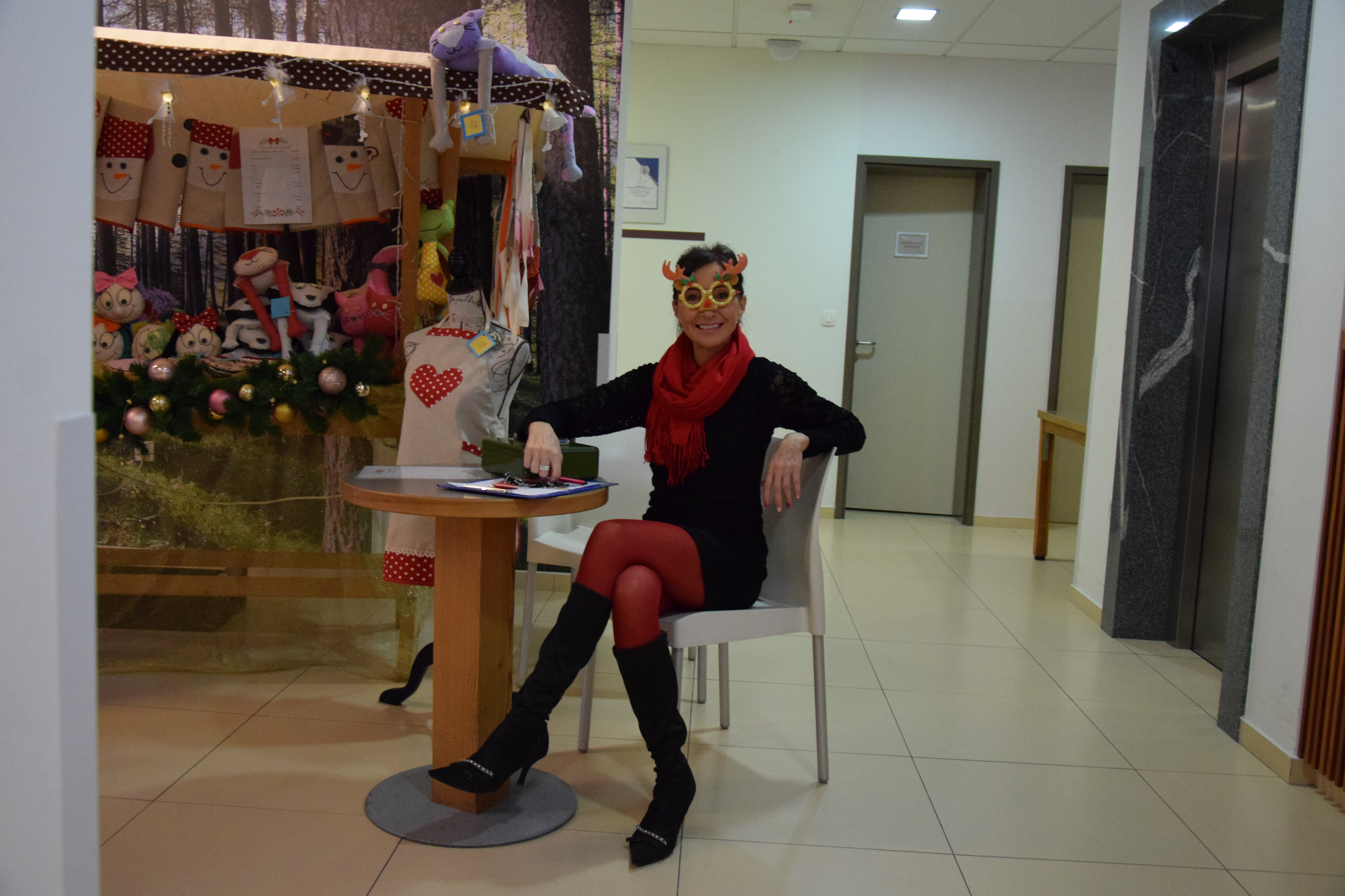 Otvoritev božičnega bazarja v avli