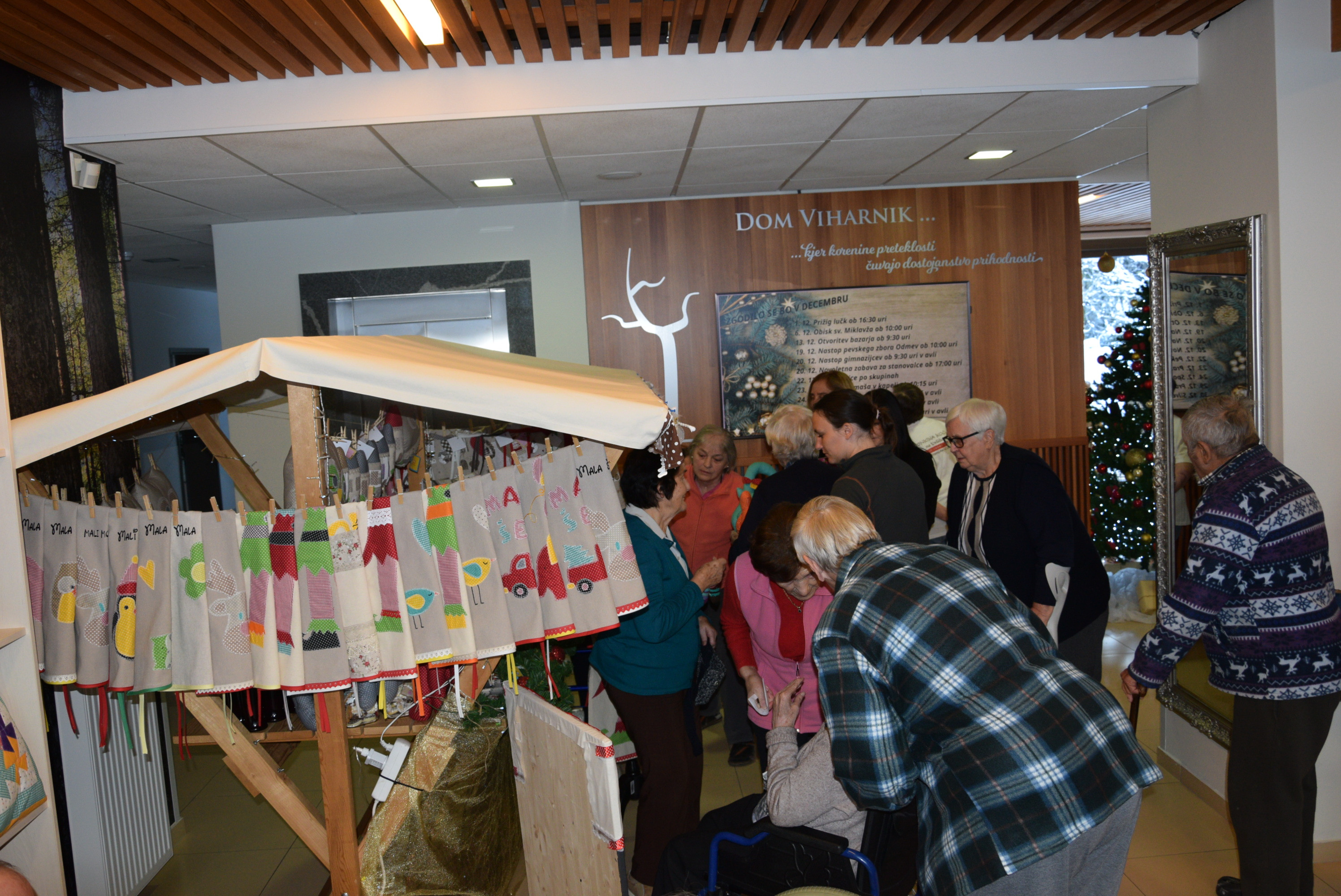 Otvoritev novoletnega Bazarja z ga. Darinko Butinar