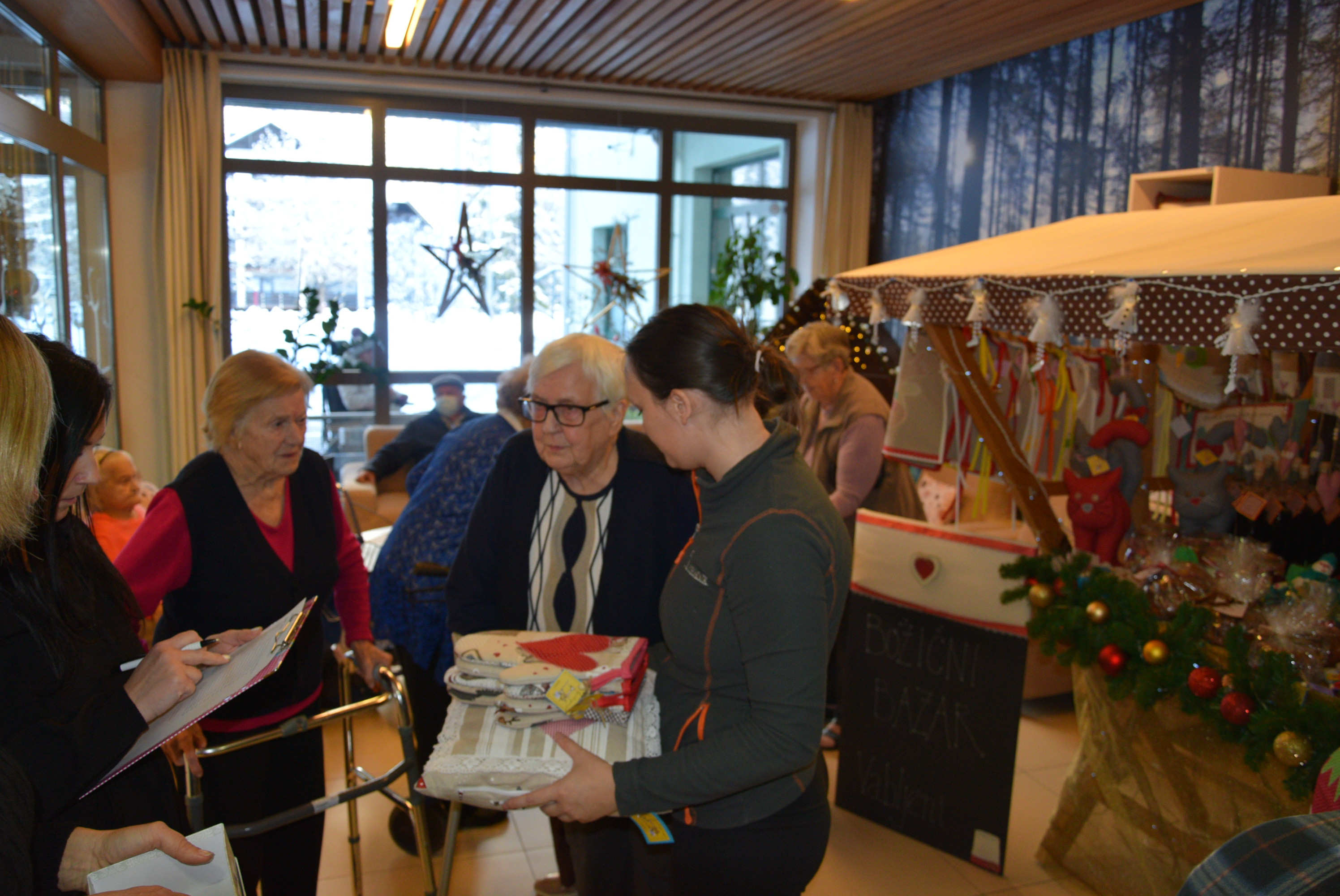 Otvoritev novoletnega Bazarja z ga. Darinko Butinar