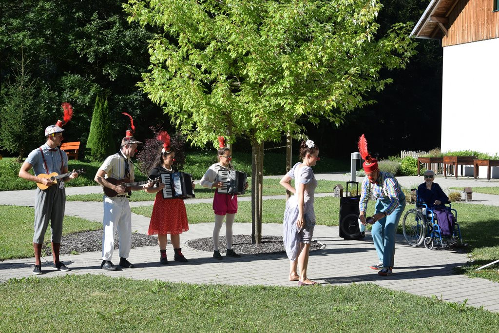 Parada rdečih noskov