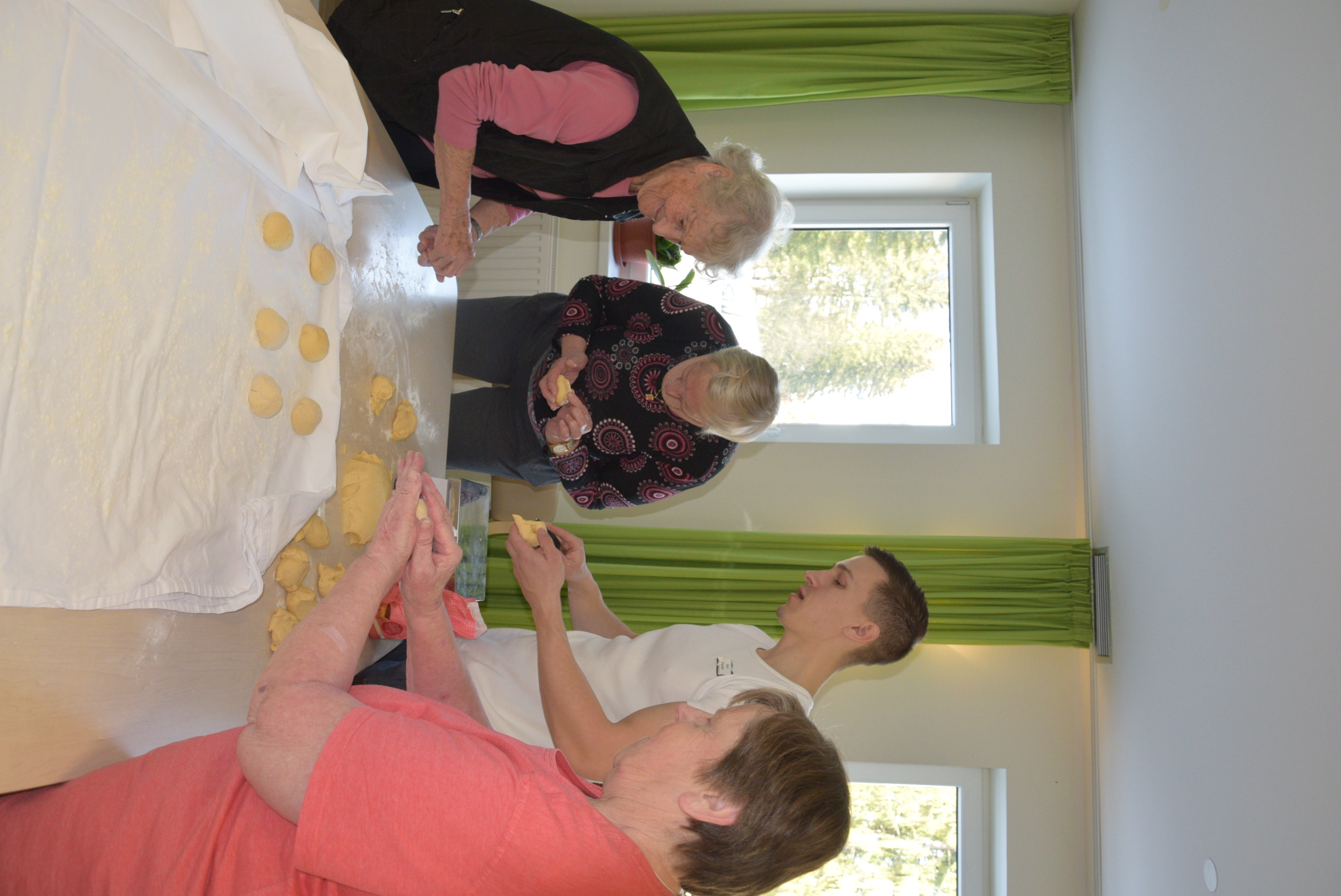 Peka krofov na skupinah