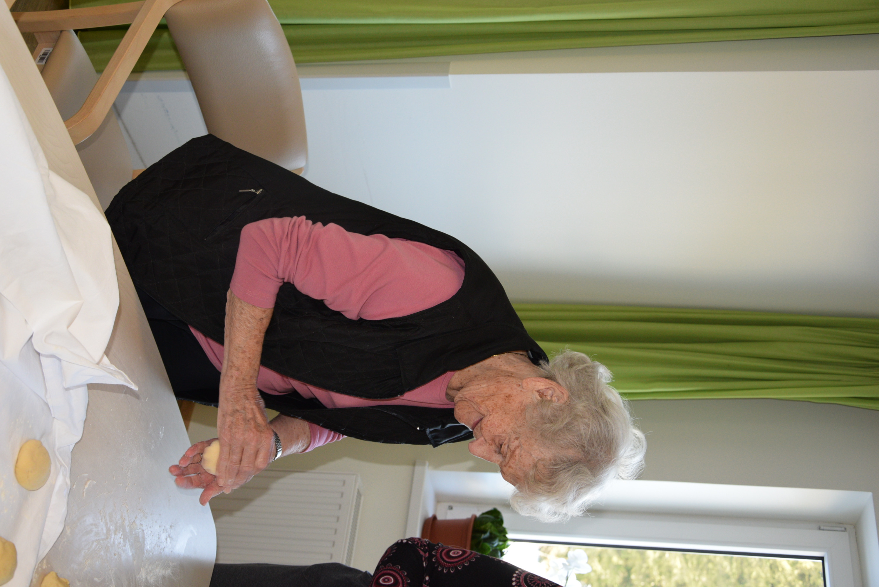 Peka krofov na skupinah