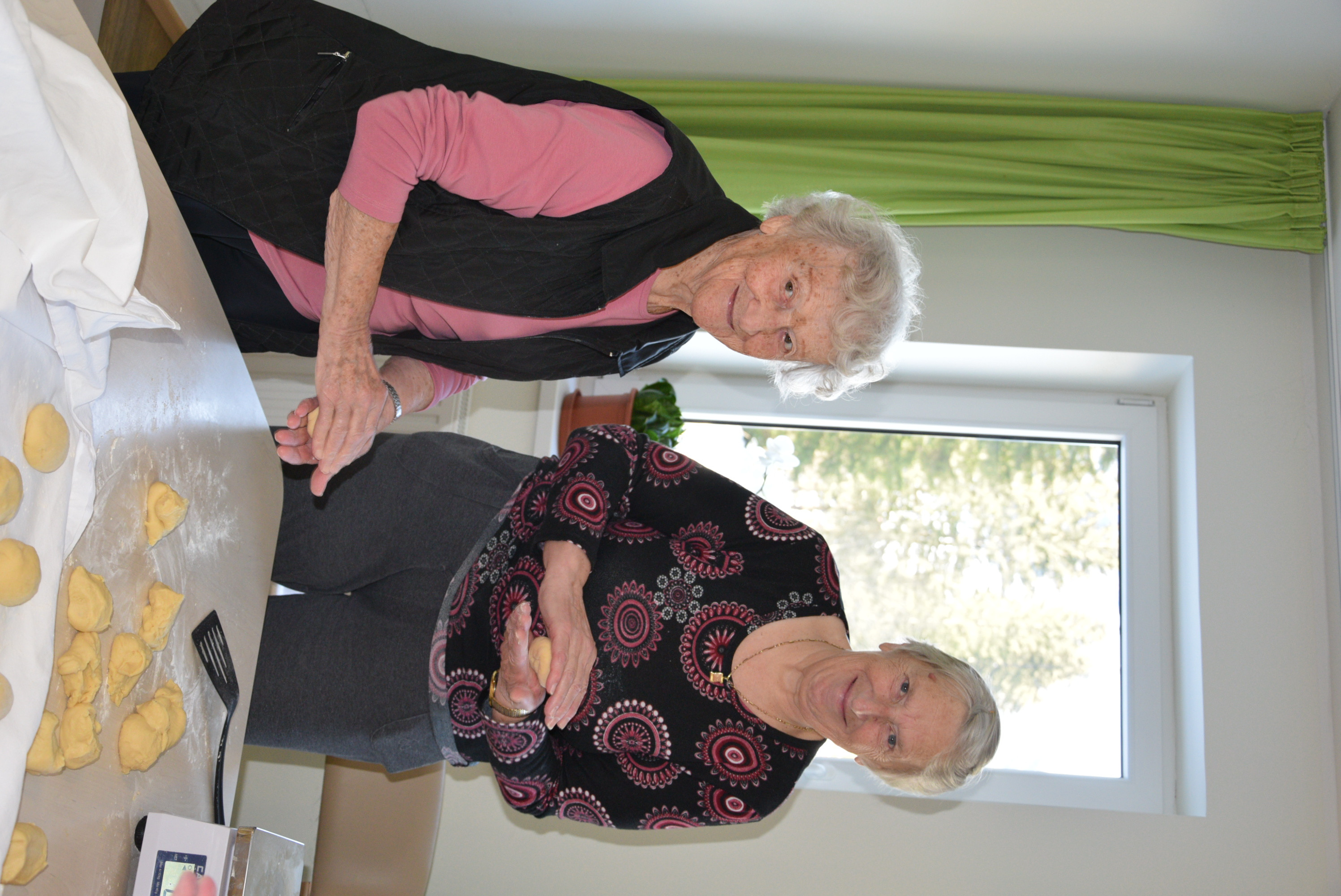 Peka krofov na skupinah