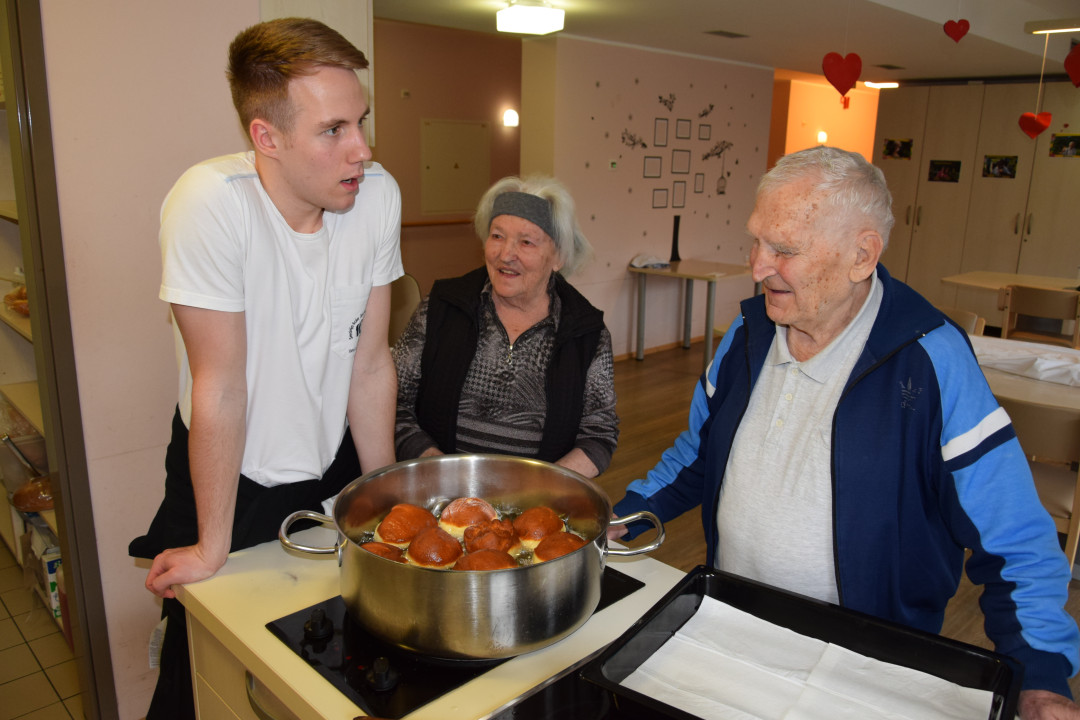 peka krofov po skupinah