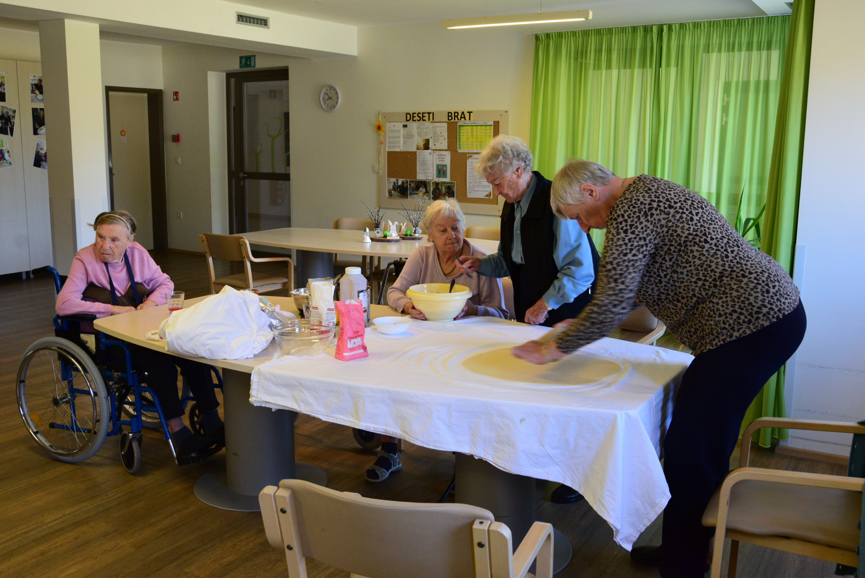 Peka potice po skupinah