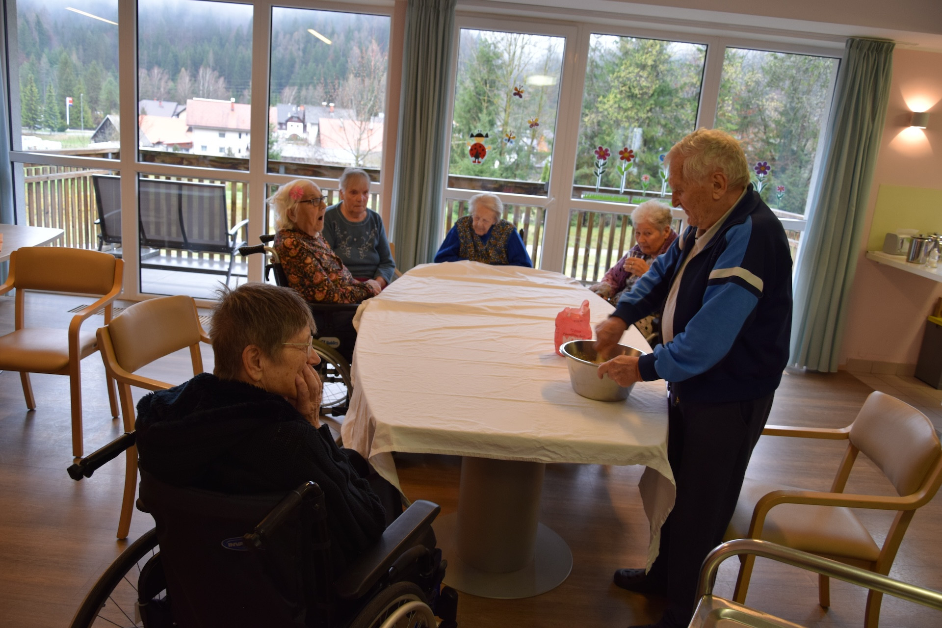 Peka potice po skupinah