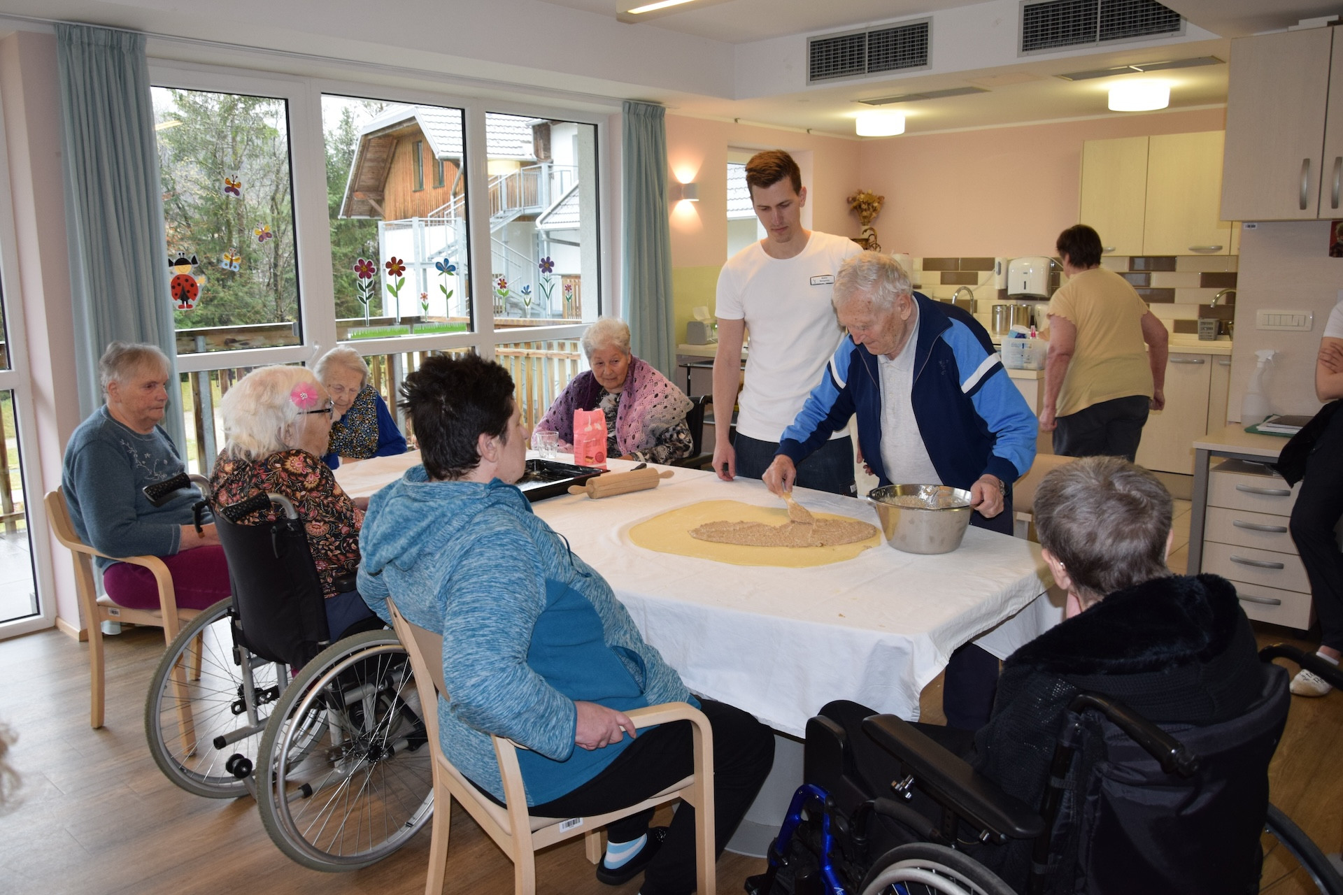 Peka potice po skupinah