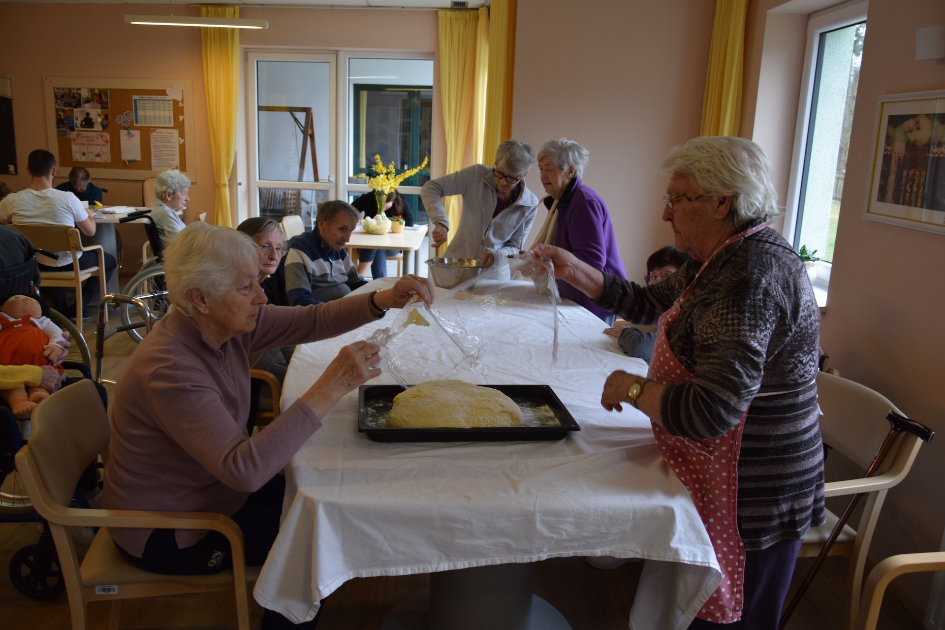 Peka potice po skupinah