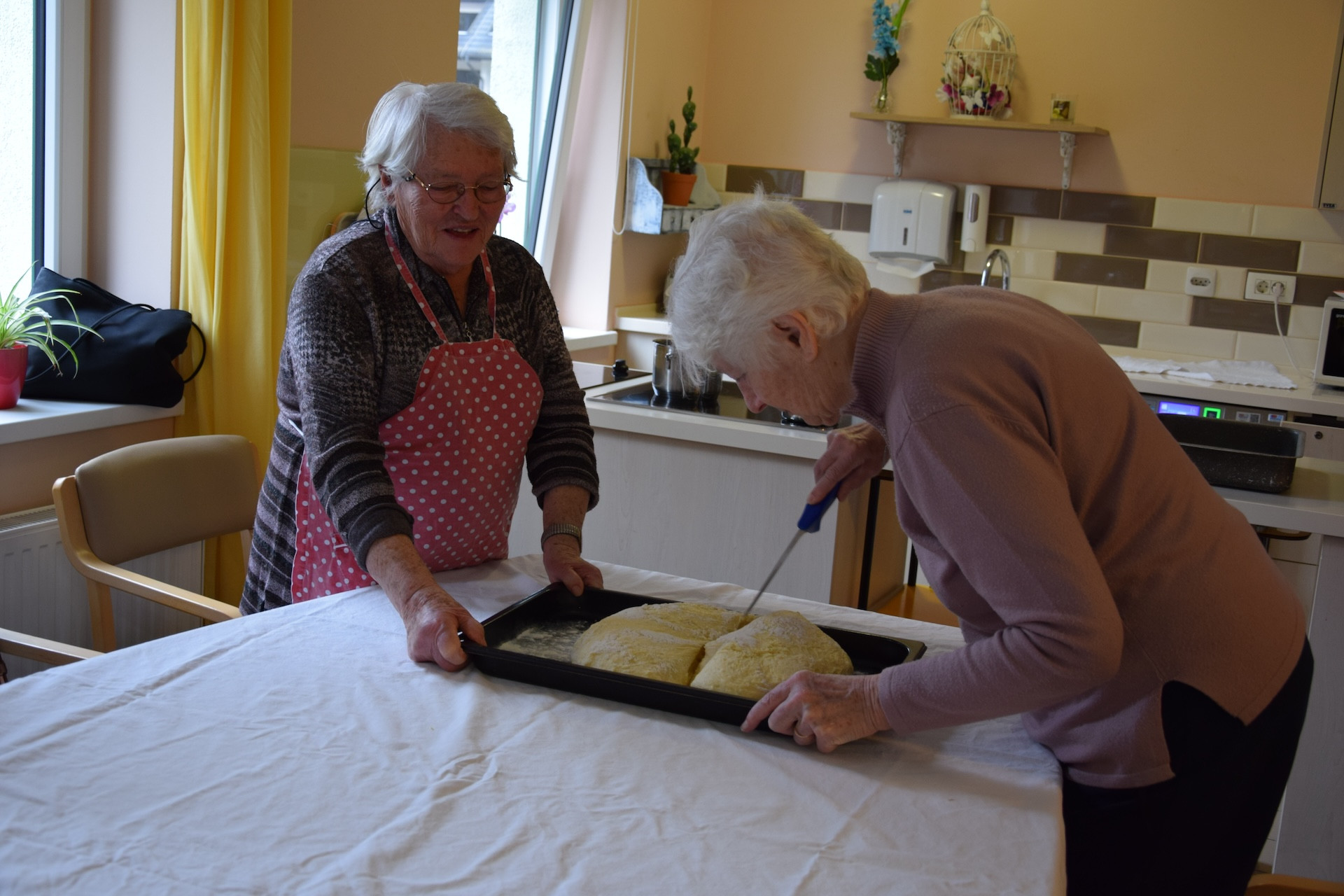 Peka potice po skupinah