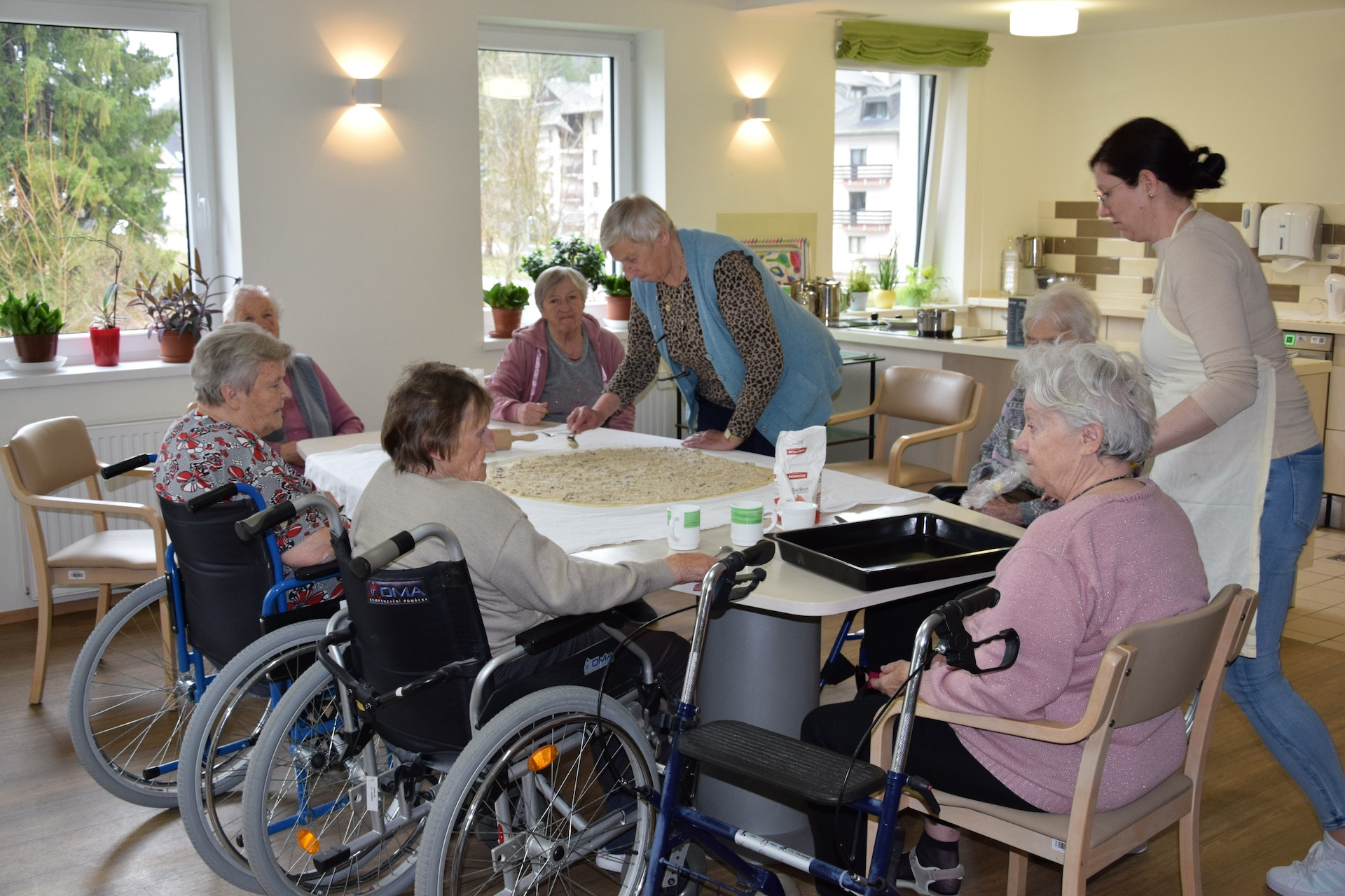 Peka potice po skupinah