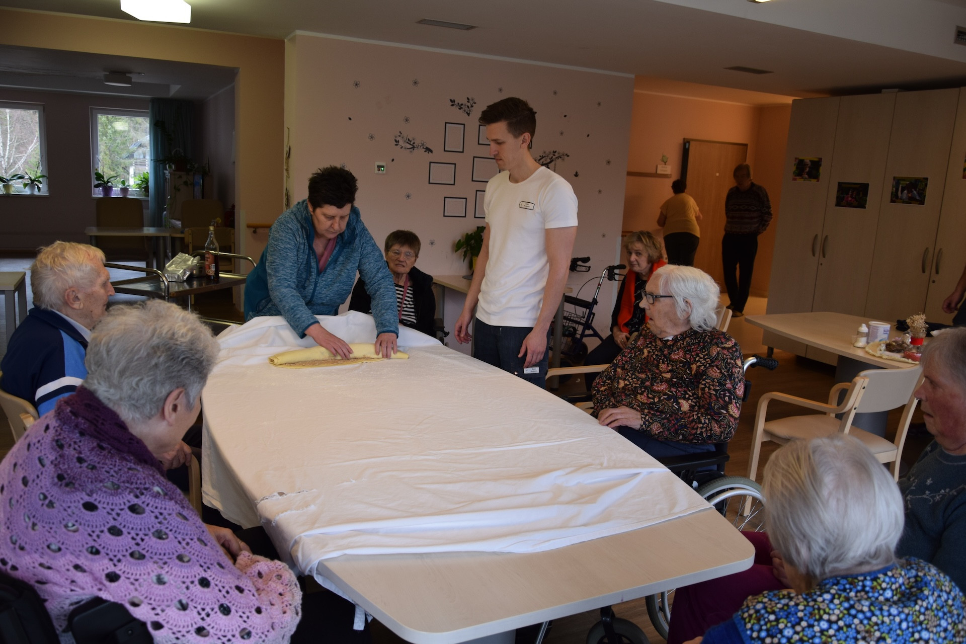 Peka potice po skupinah