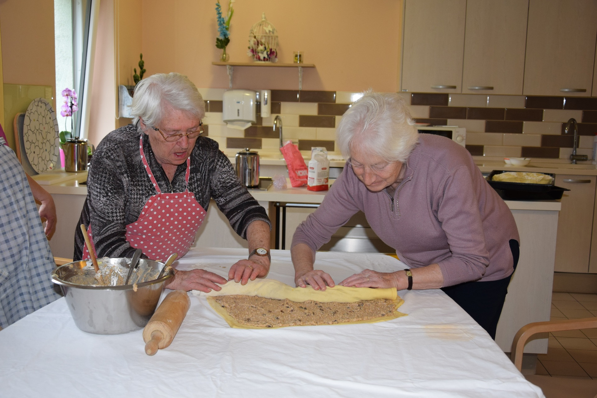 Peka potice po skupinah