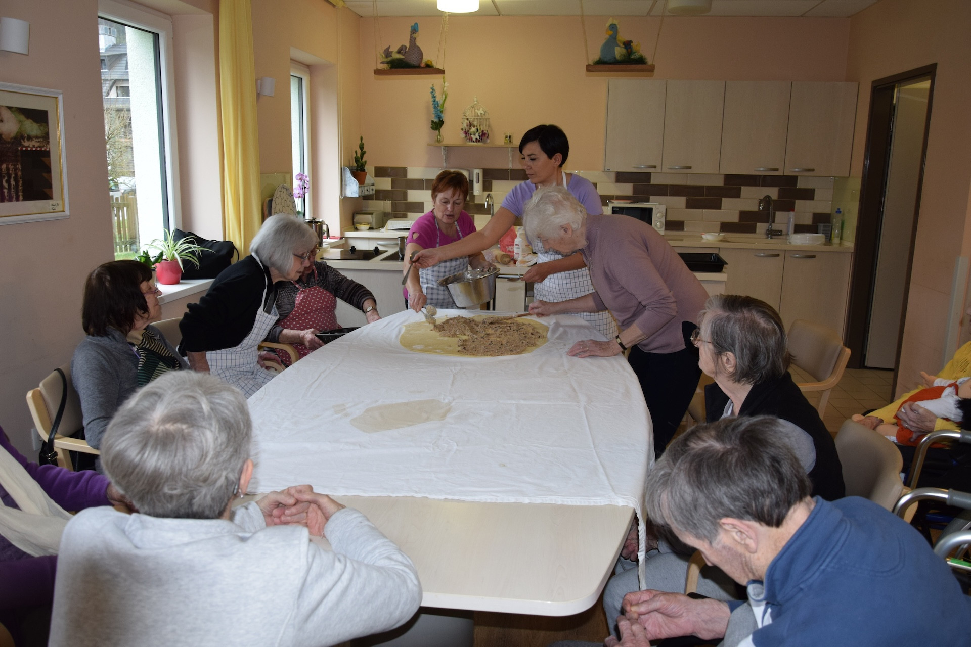 Peka potice po skupinah