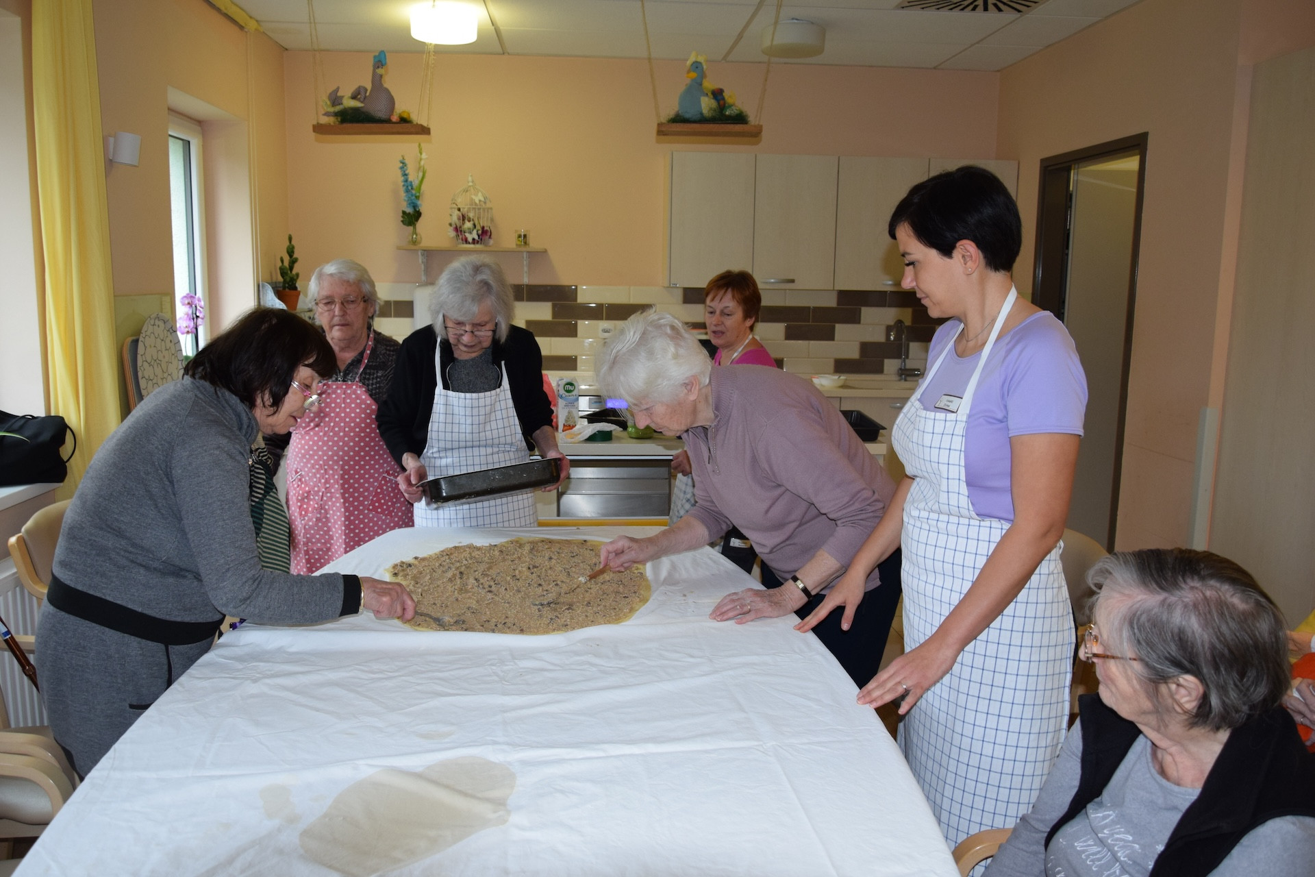 Peka potice po skupinah