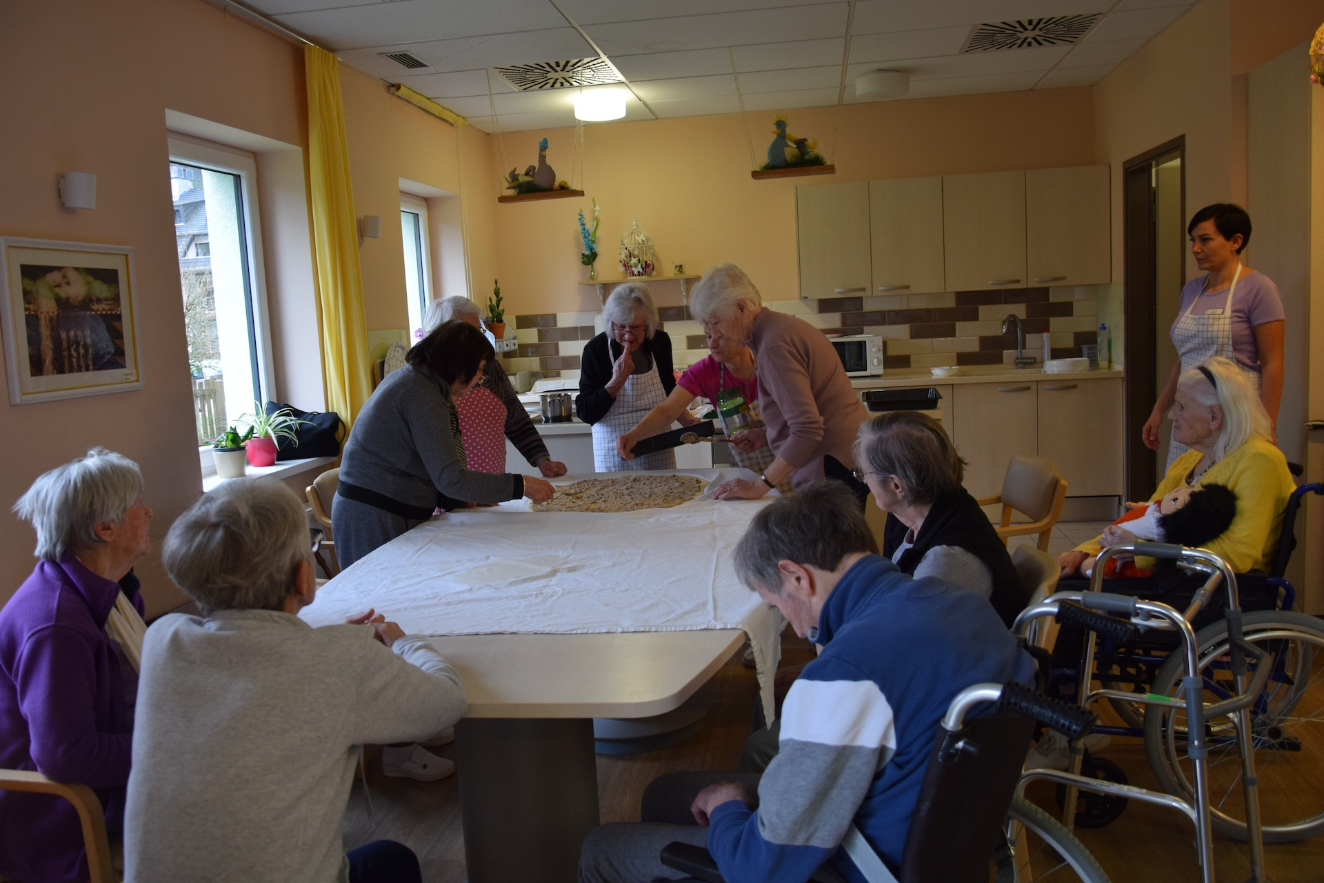 Peka potice po skupinah