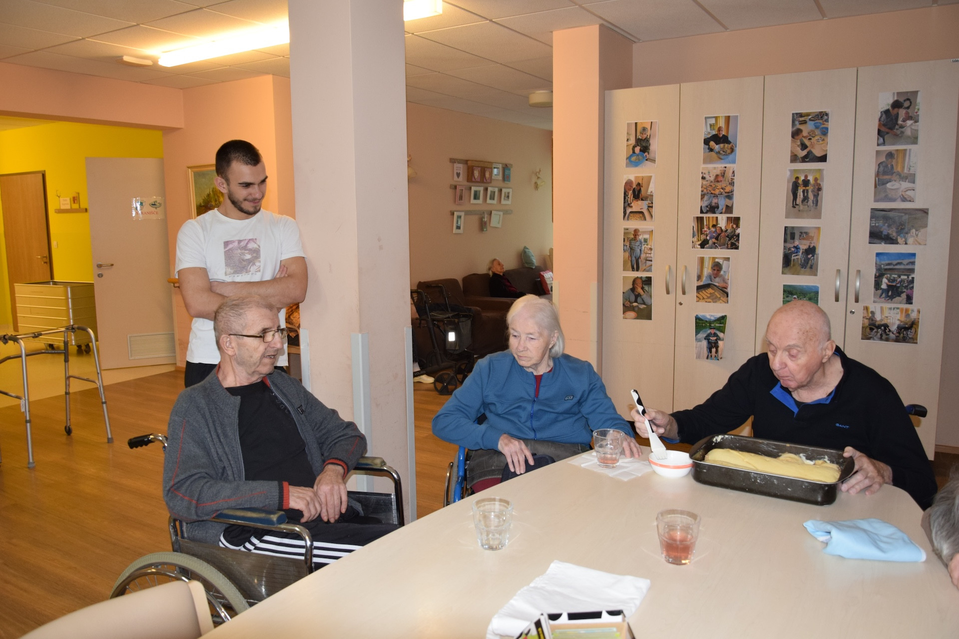 Peka potice po skupinah