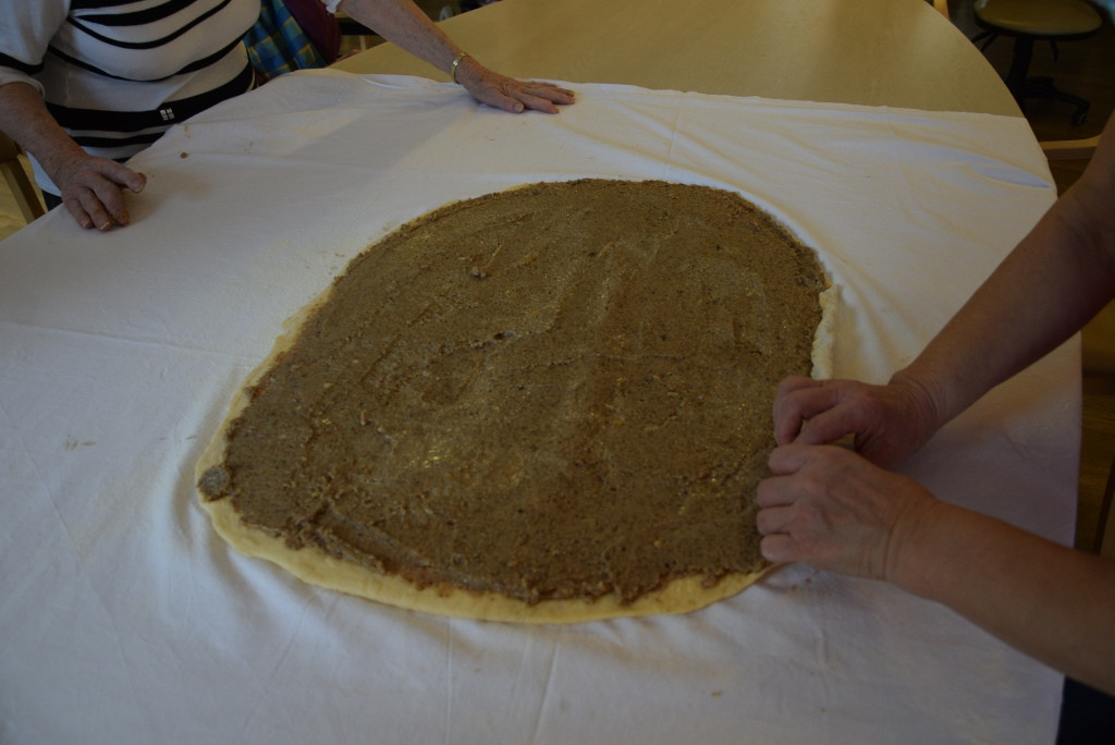 Peka potice po skupinah