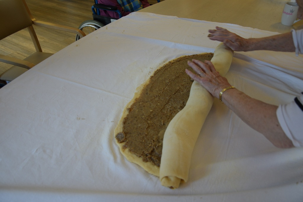 Peka potice po skupinah