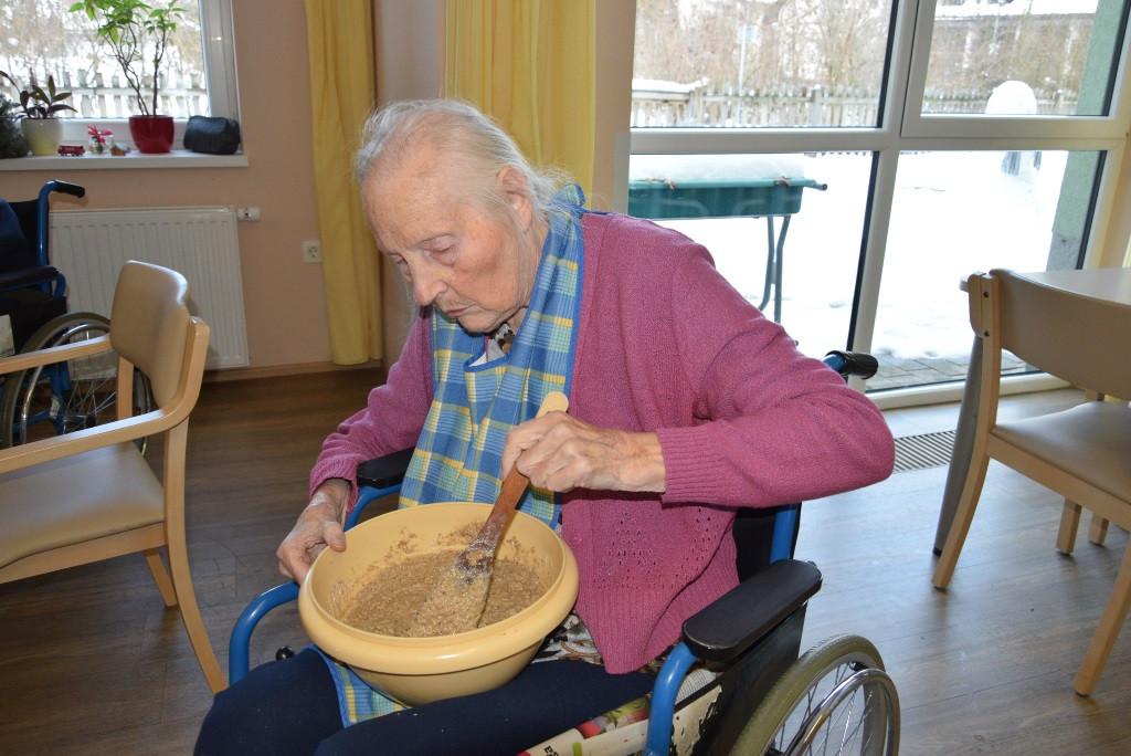 Peka potice po skupinah