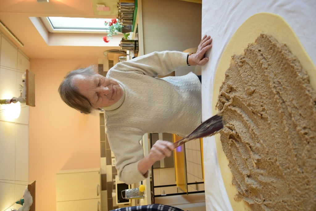 Peka potice po skupinah