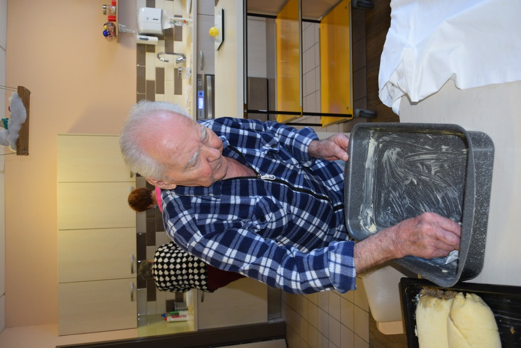 Peka potice po skupinah