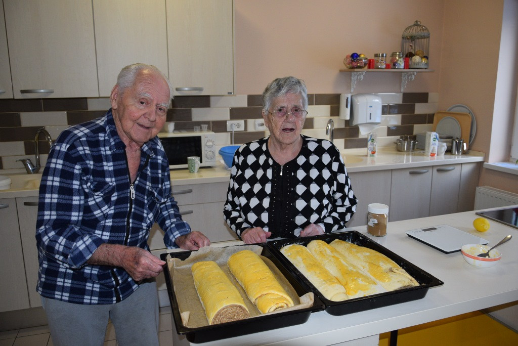 Peka potice po skupinah