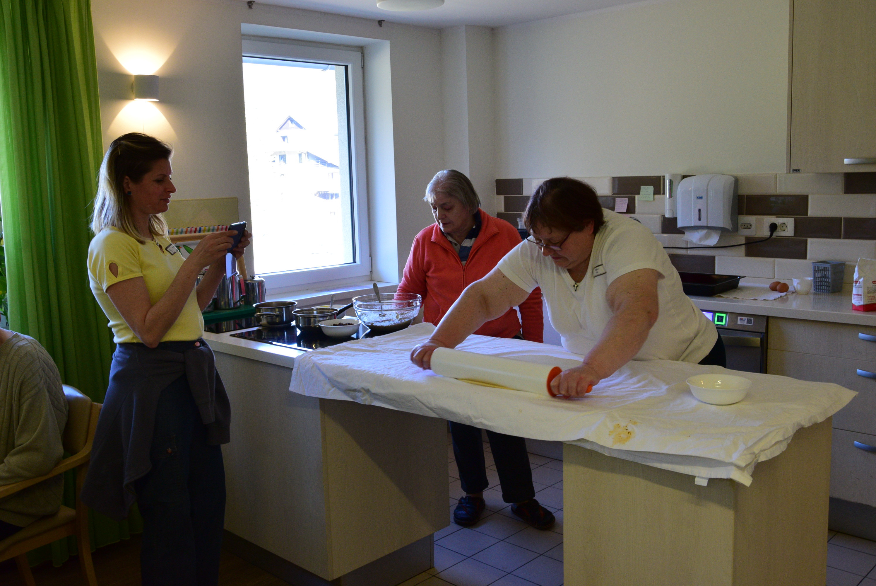 Peka potice po skupinah