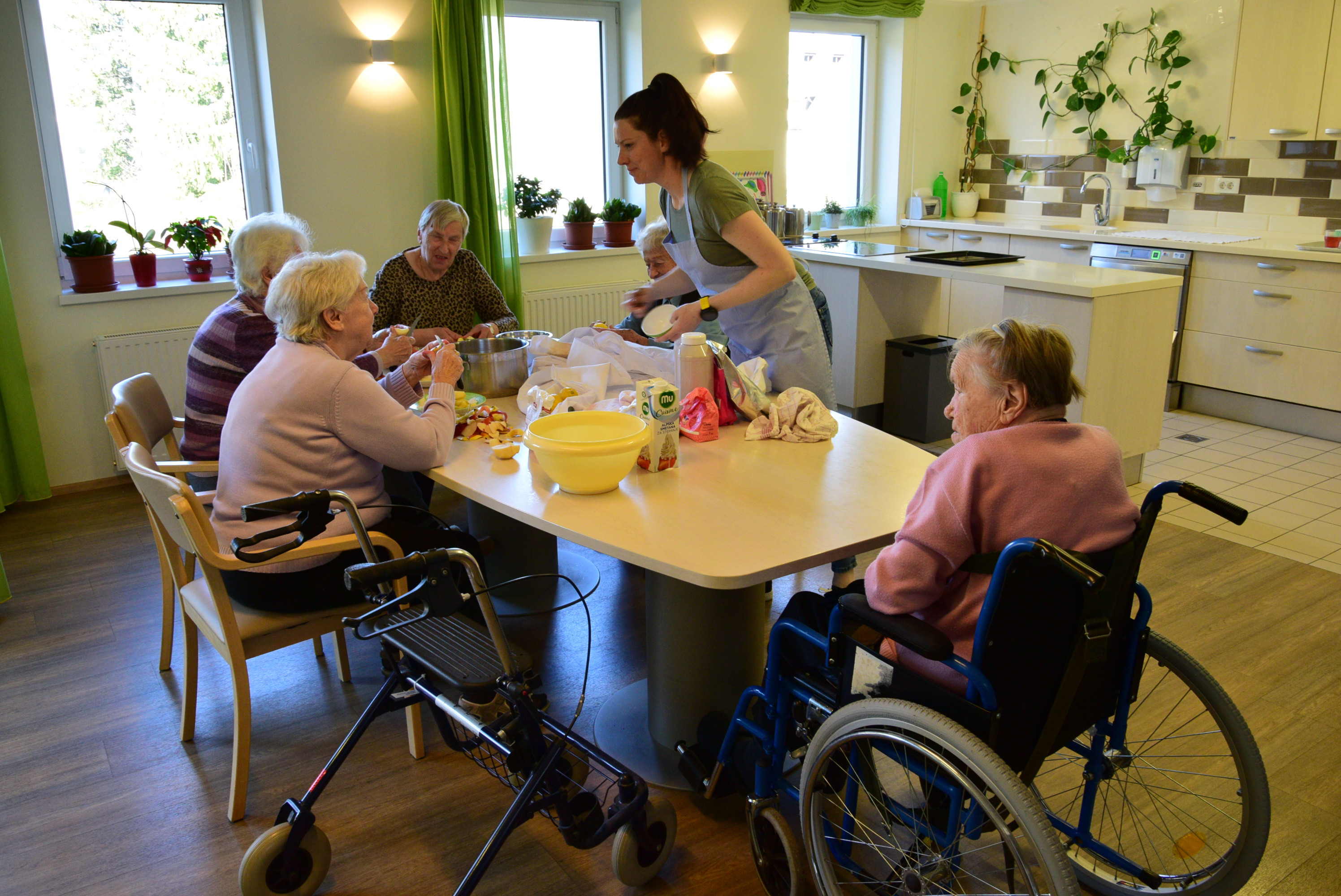 Peka potice po skupinah