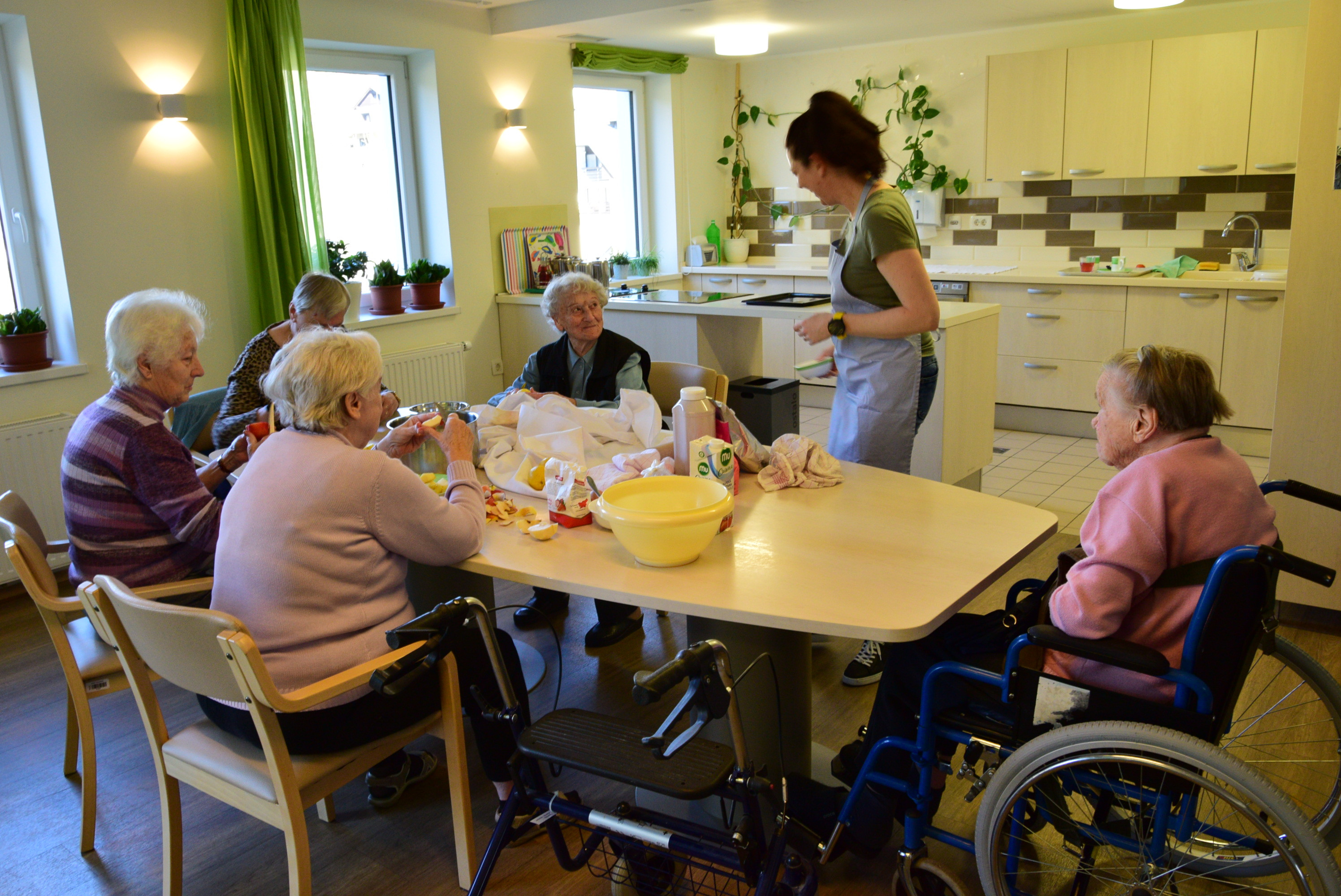 Peka potice po skupinah