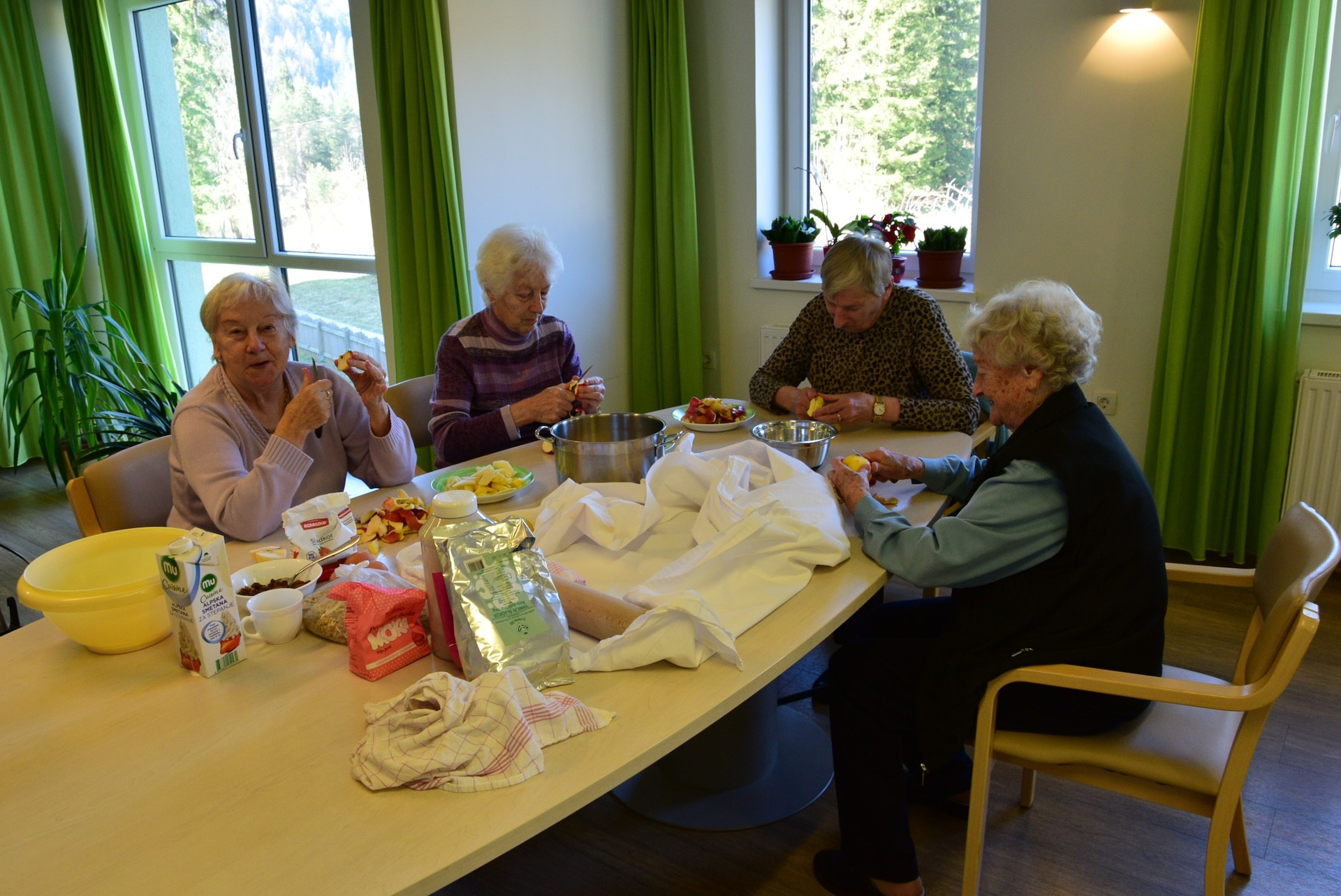 Peka potice po skupinah