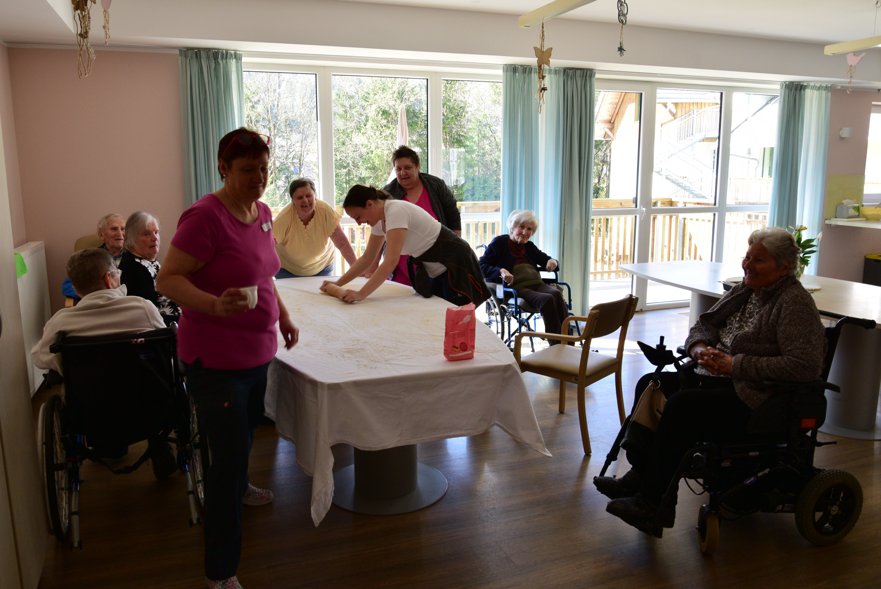 Peka potice po skupinah