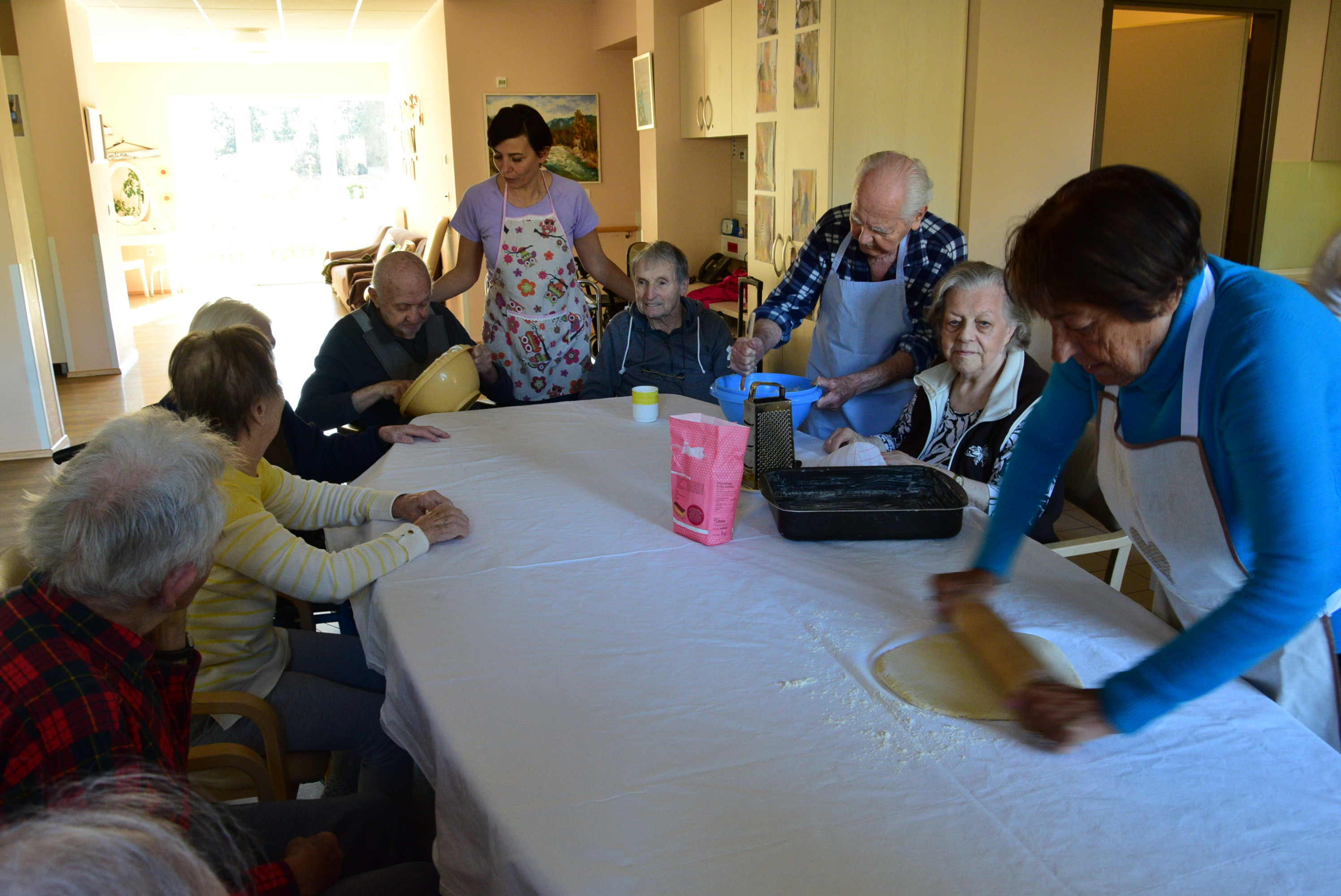 Peka potice po skupinah