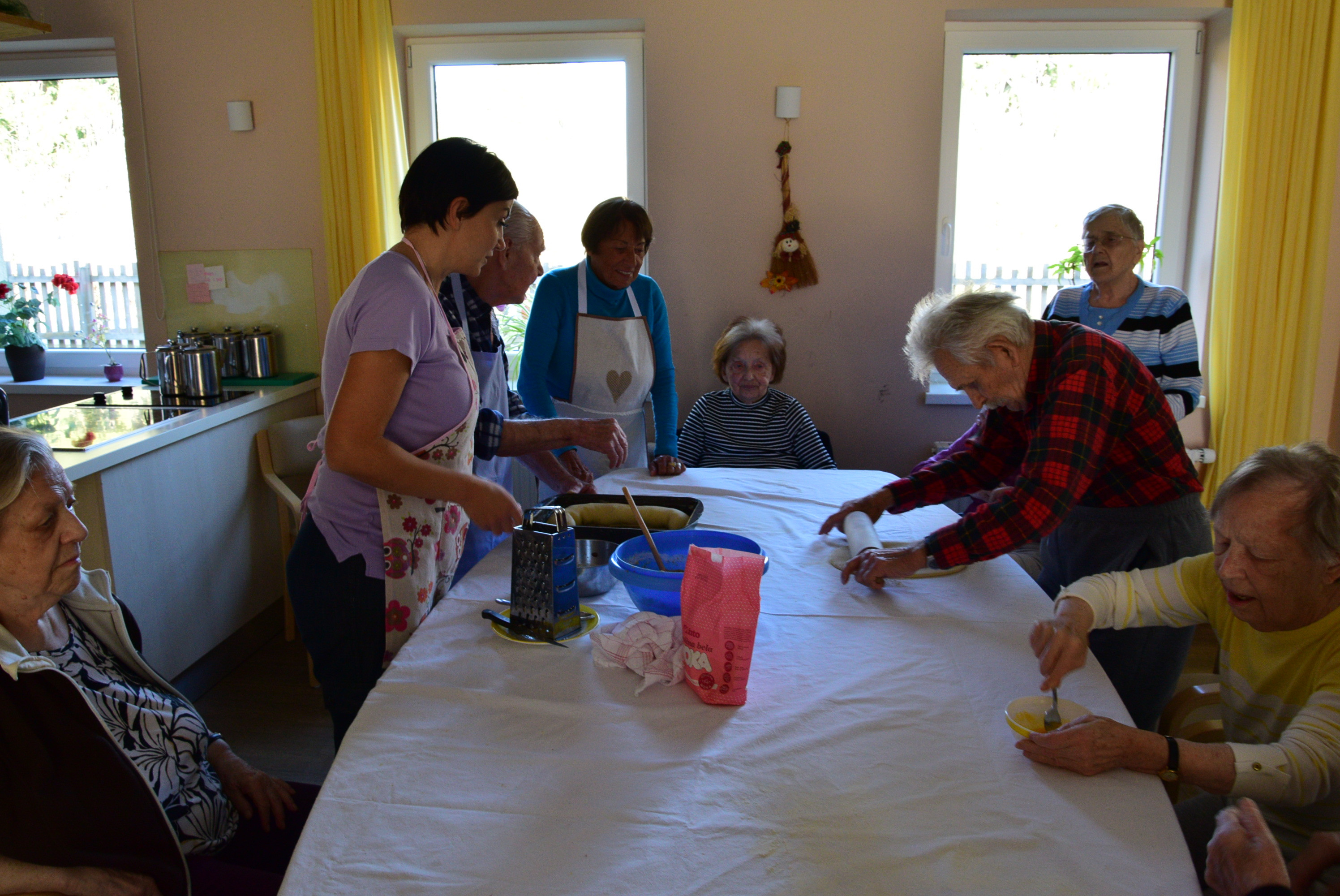 Peka potice po skupinah