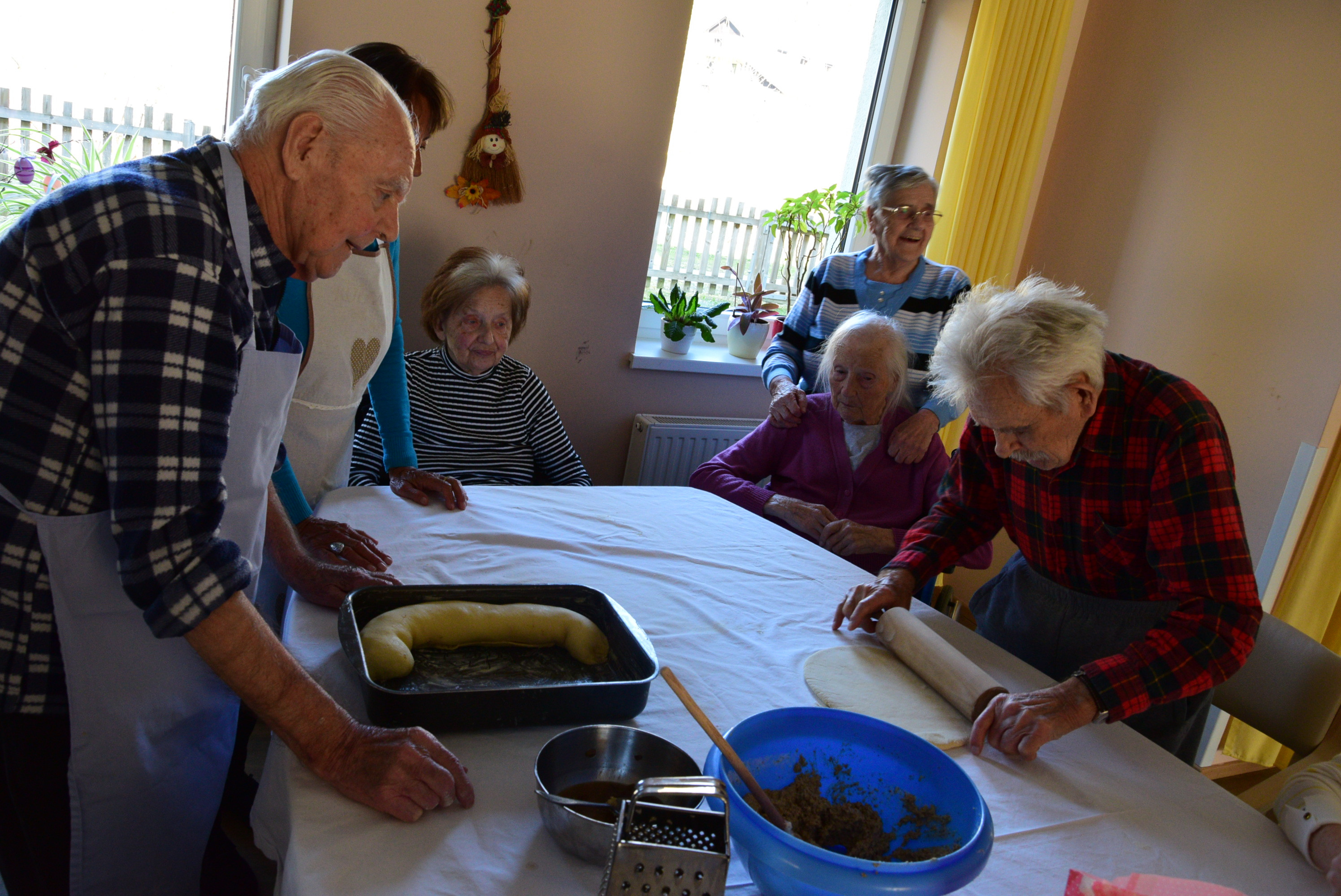 Peka potice po skupinah