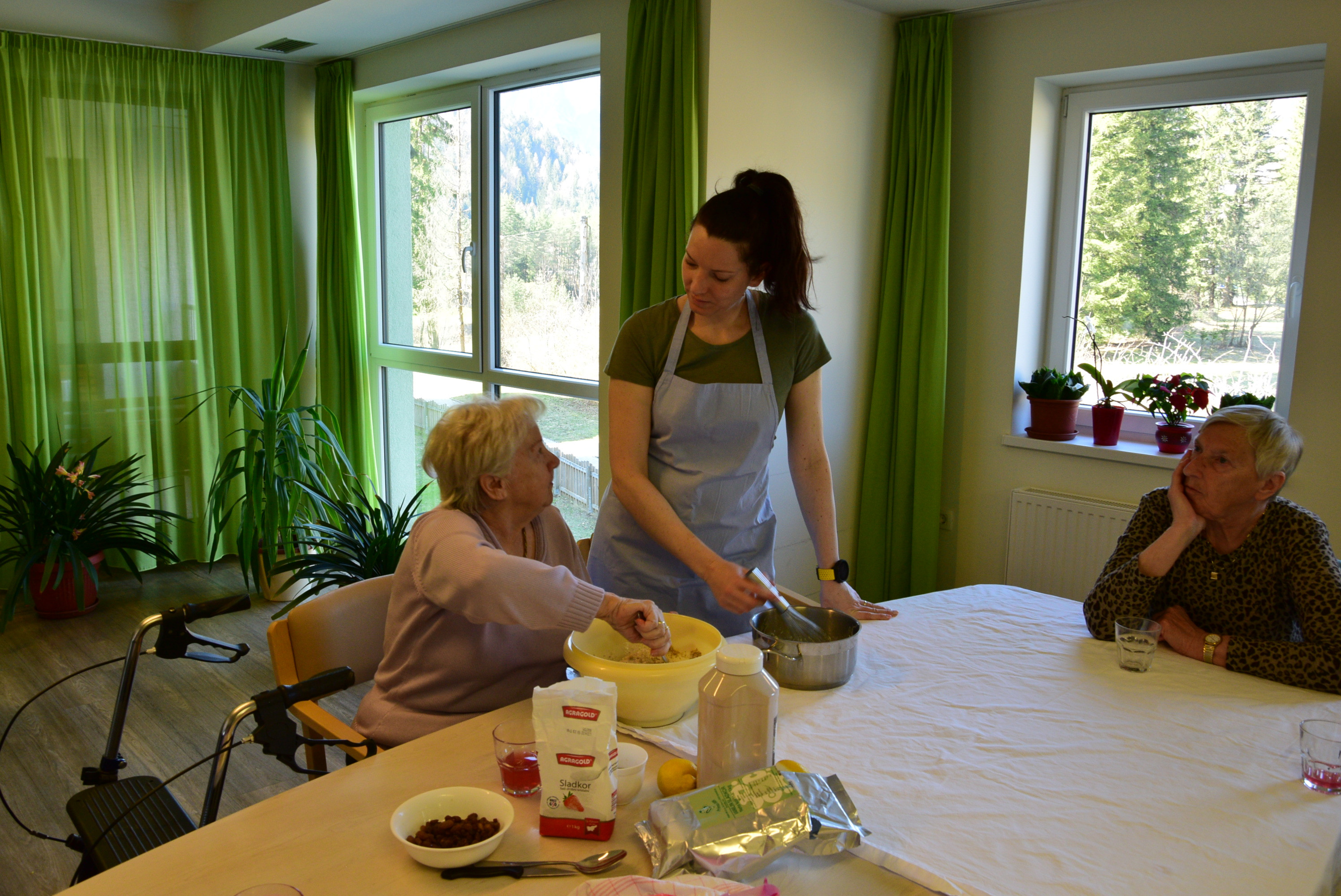 Peka potice po skupinah