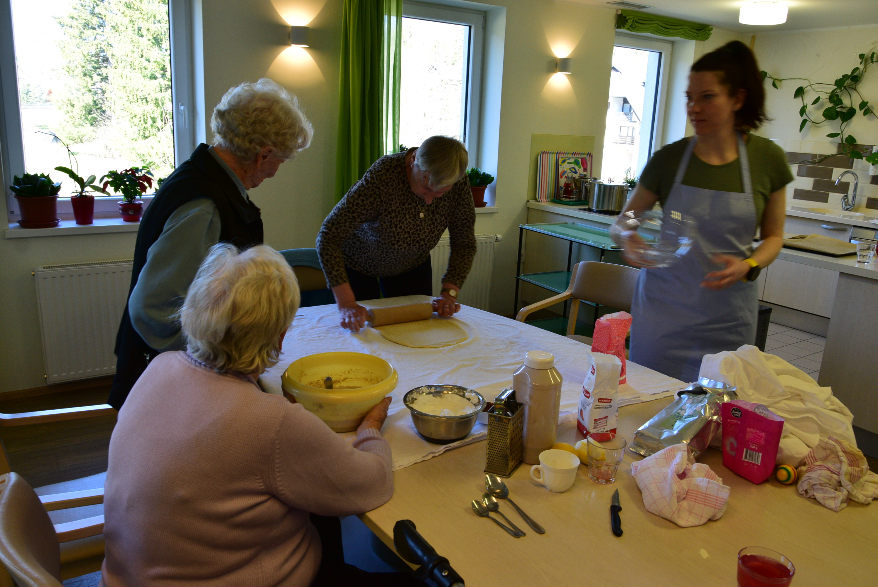 Peka potice po skupinah