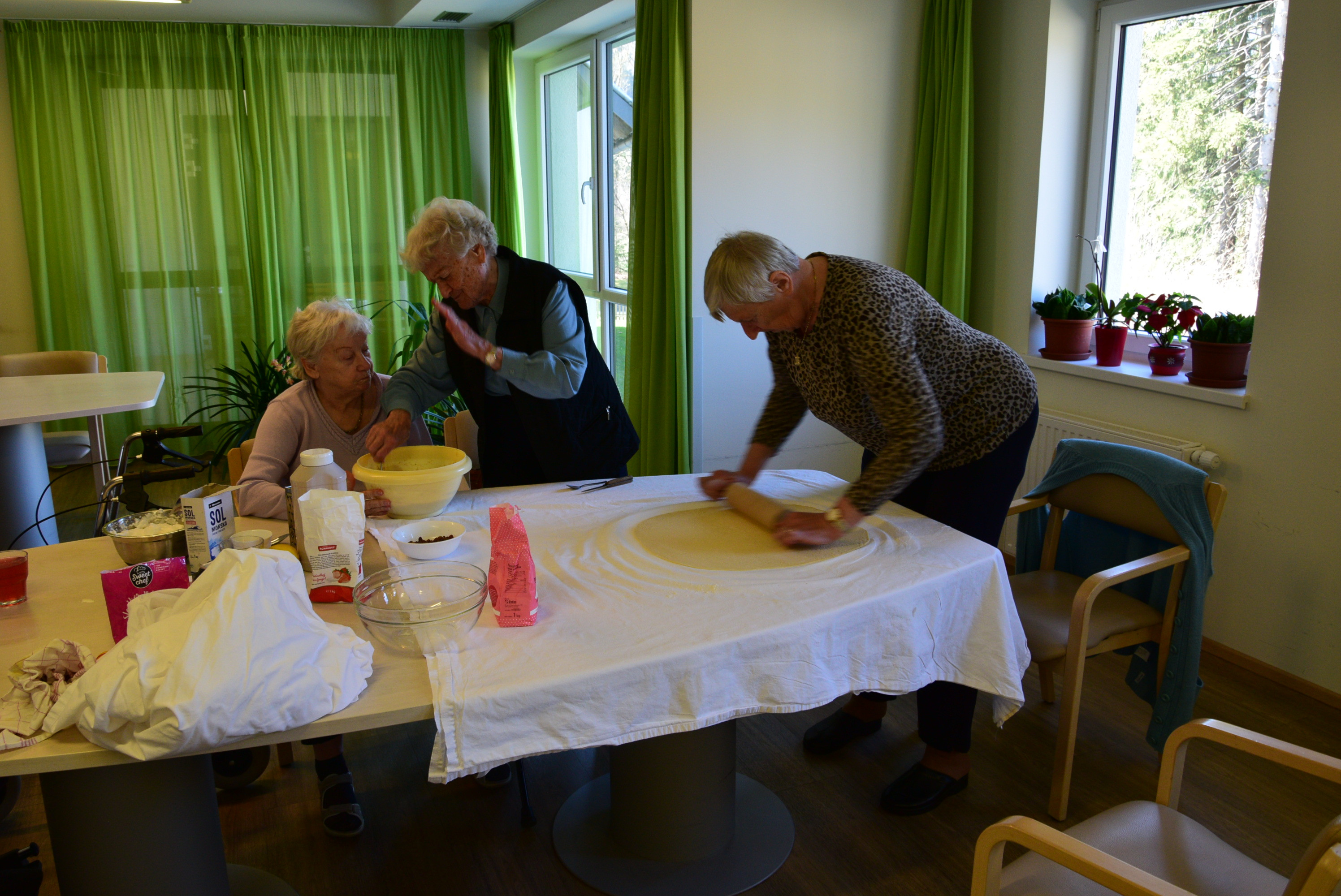 Peka potice po skupinah