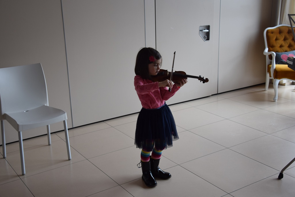 Poezija in melodija z roko v roki