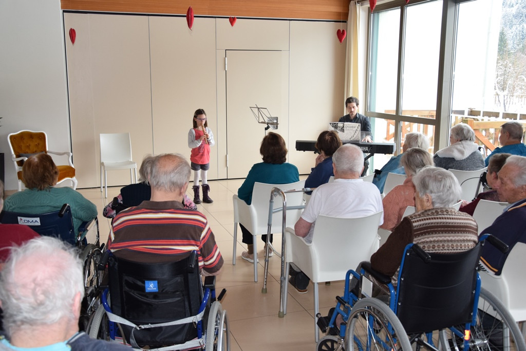 Poezija in melodija z roko v roki