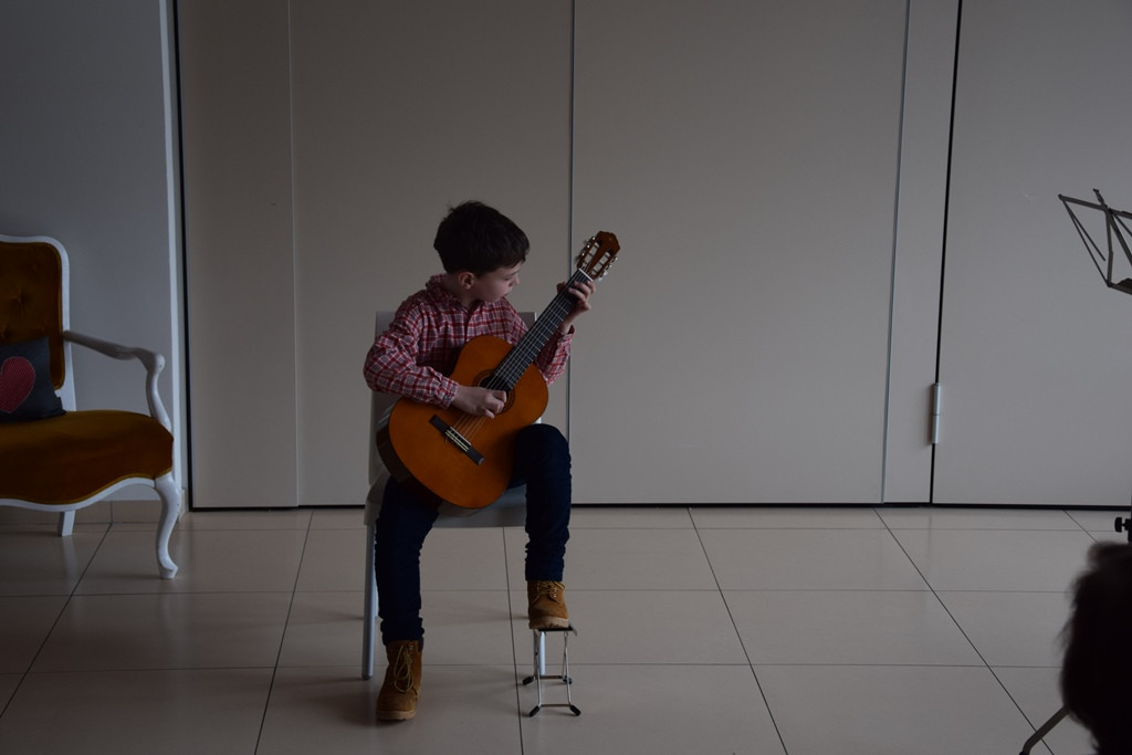 Poezija in melodija z roko v roki