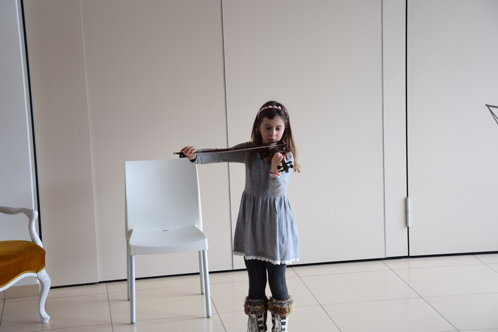 Poezija in melodija z roko v roki