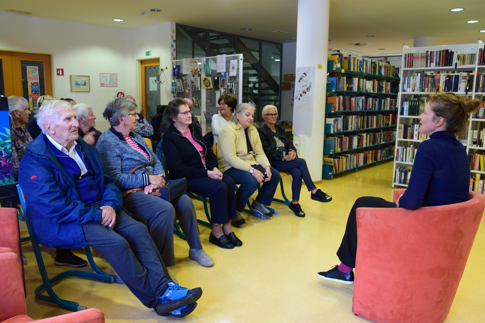 Pokloni čas, polepšaj dan - obisk knjižnice Kranjska Gora