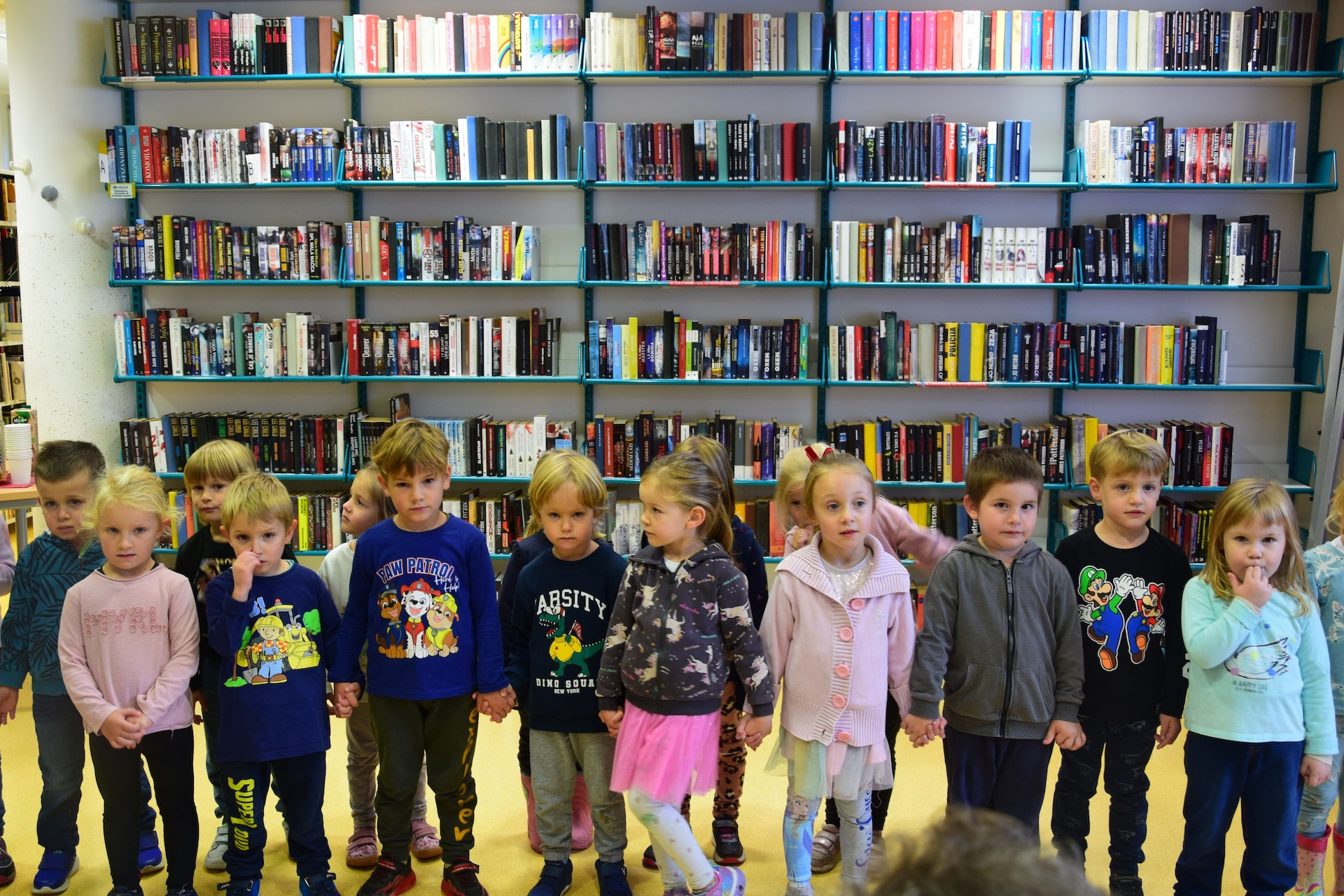 Pokloni čas, polepšaj dan - obisk knjižnice Kranjska Gora