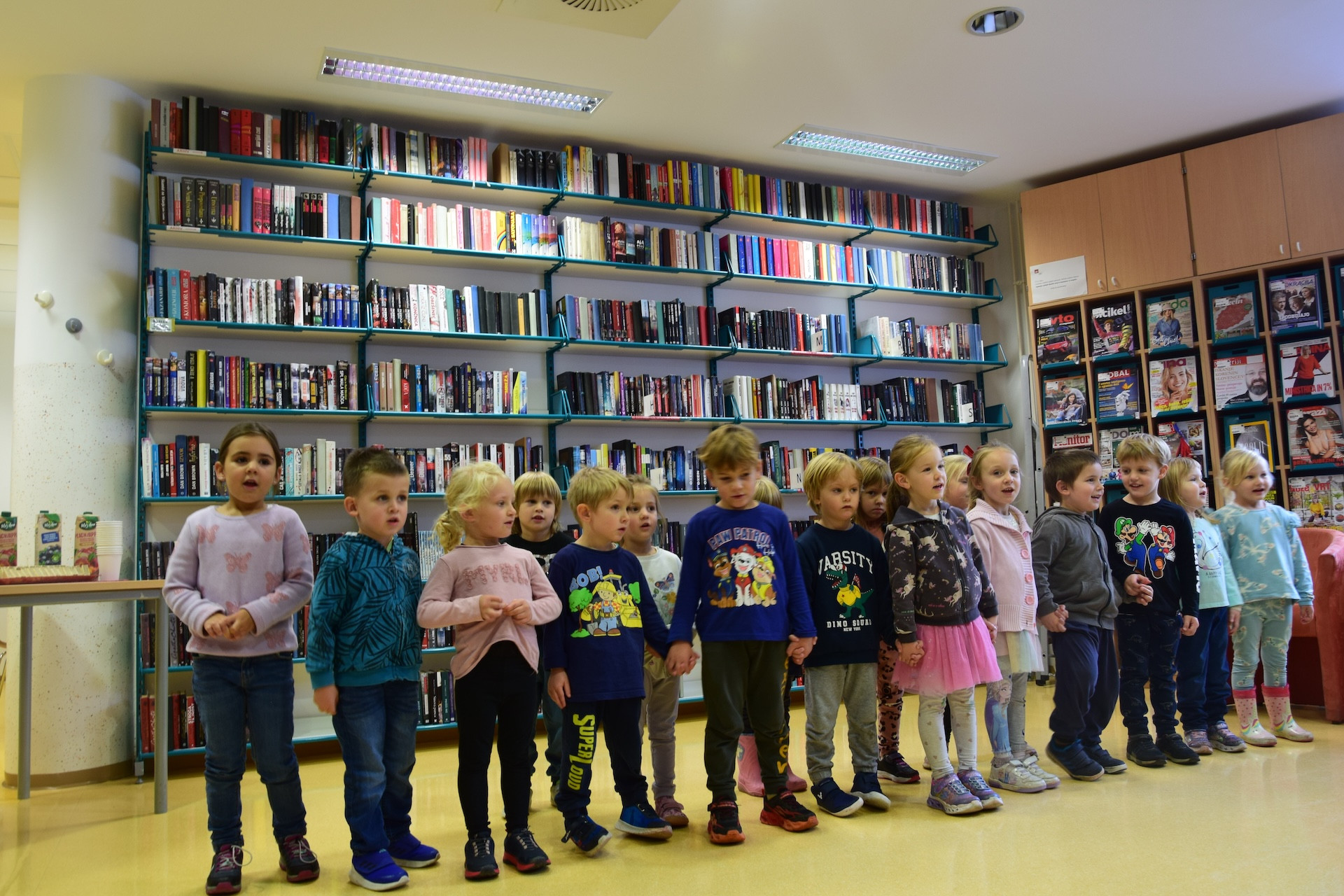 Pokloni čas, polepšaj dan - obisk knjižnice Kranjska Gora
