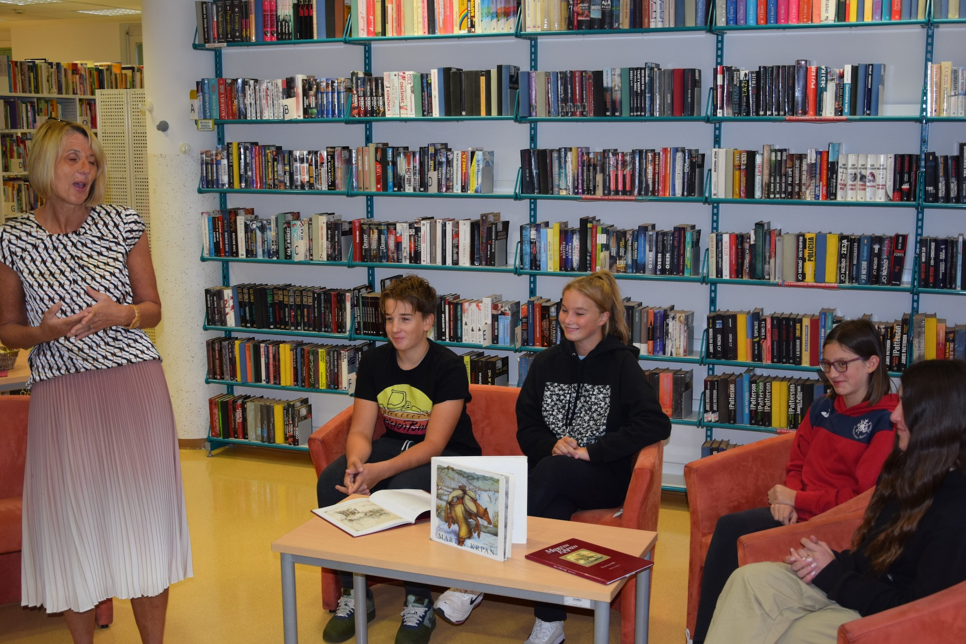 Pokloni čas, polepšaj dan - obisk knjižnice Kranjska Gora