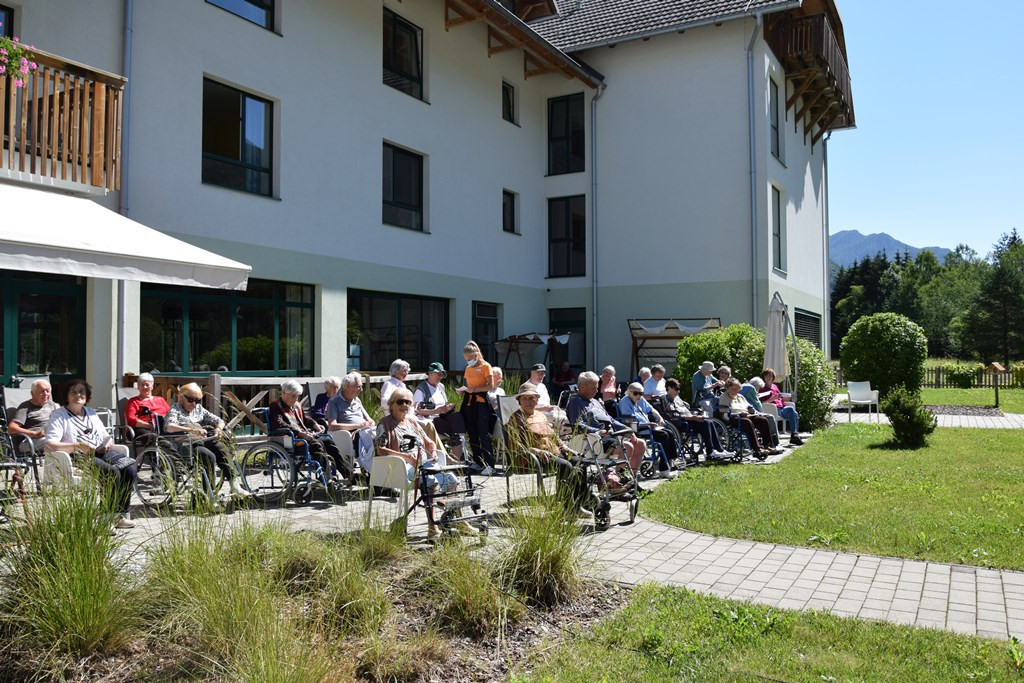 Poletna tombola v parku doma