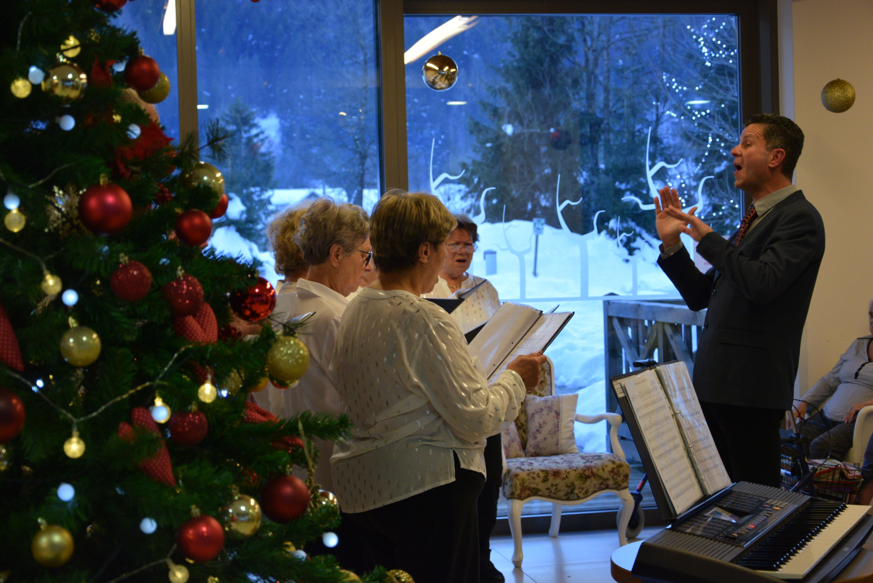 Praznični nastop Mešanega pevskega zbora Odmev